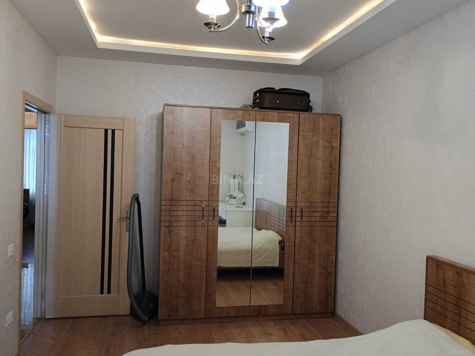 3 otaqlı Köhnə tikili, Bakıxanov q., Bakı