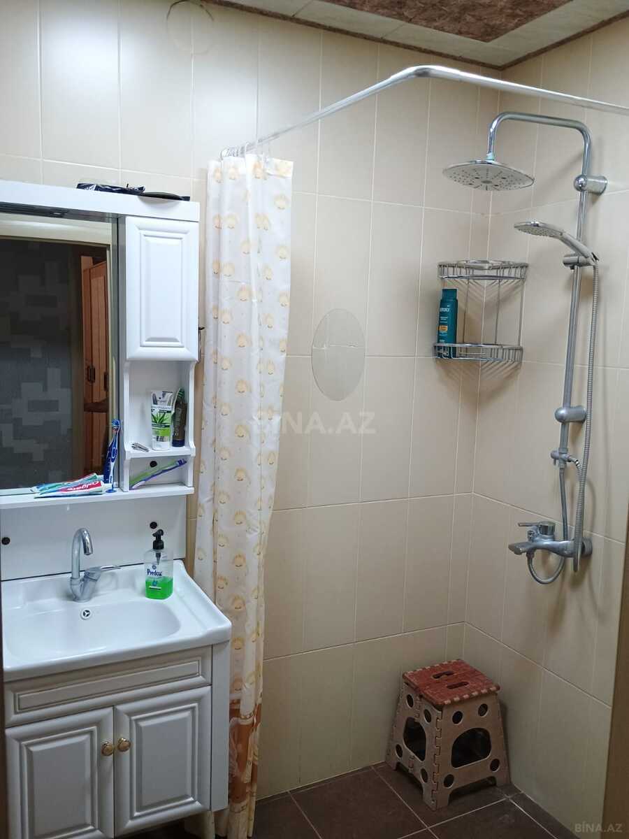 3 otaqlı Köhnə tikili, Bakıxanov q., Bakı