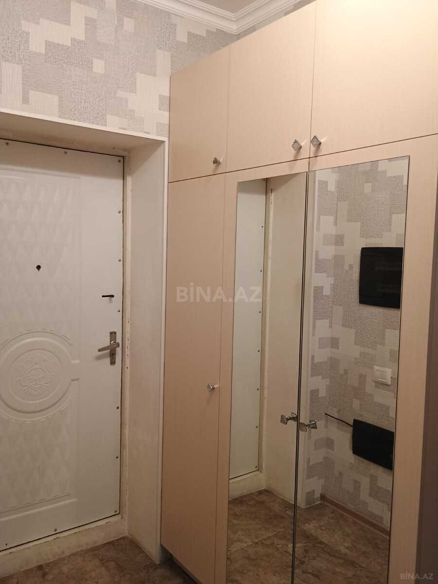 3 otaqlı Köhnə tikili, Bakıxanov q., Bakı