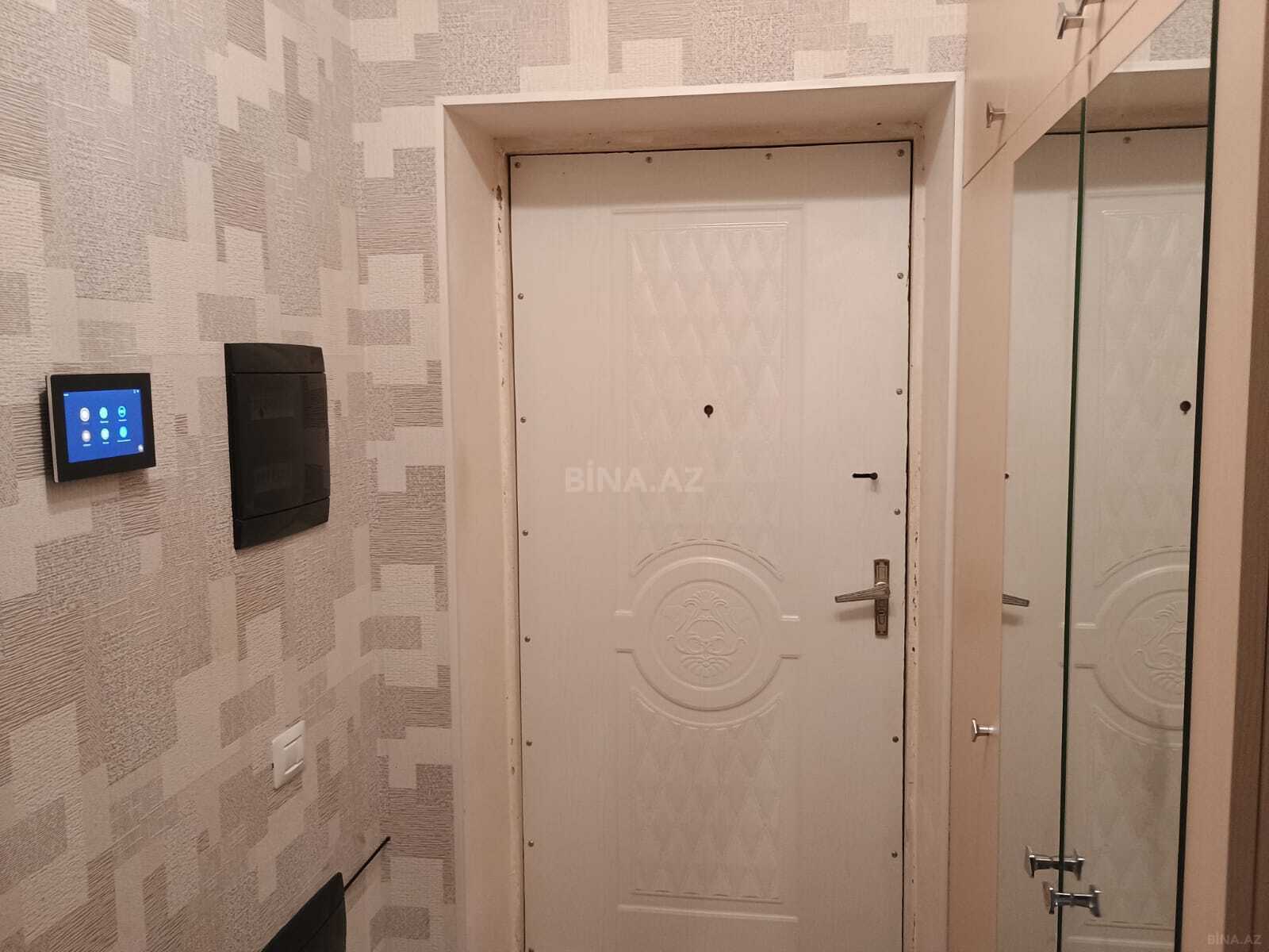 3 otaqlı Köhnə tikili, Bakıxanov q., Bakı