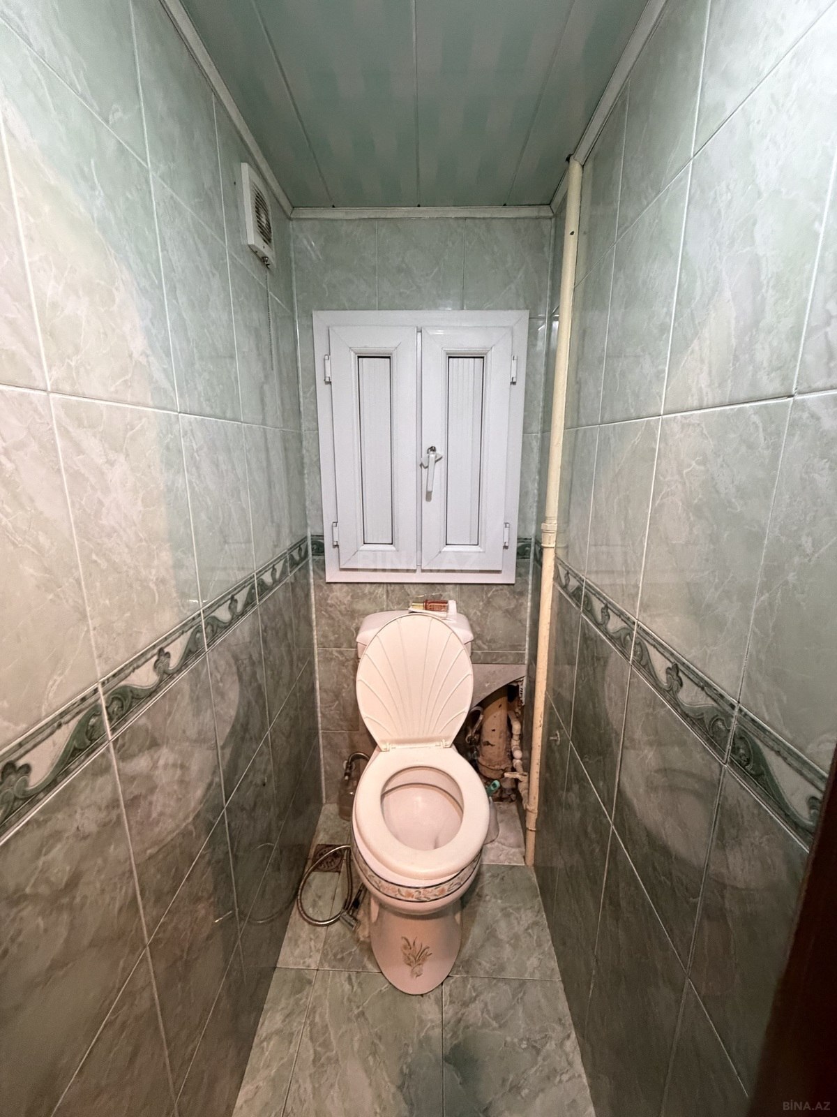 3 otaqlı Köhnə tikili, Bakıxanov q., Bakı