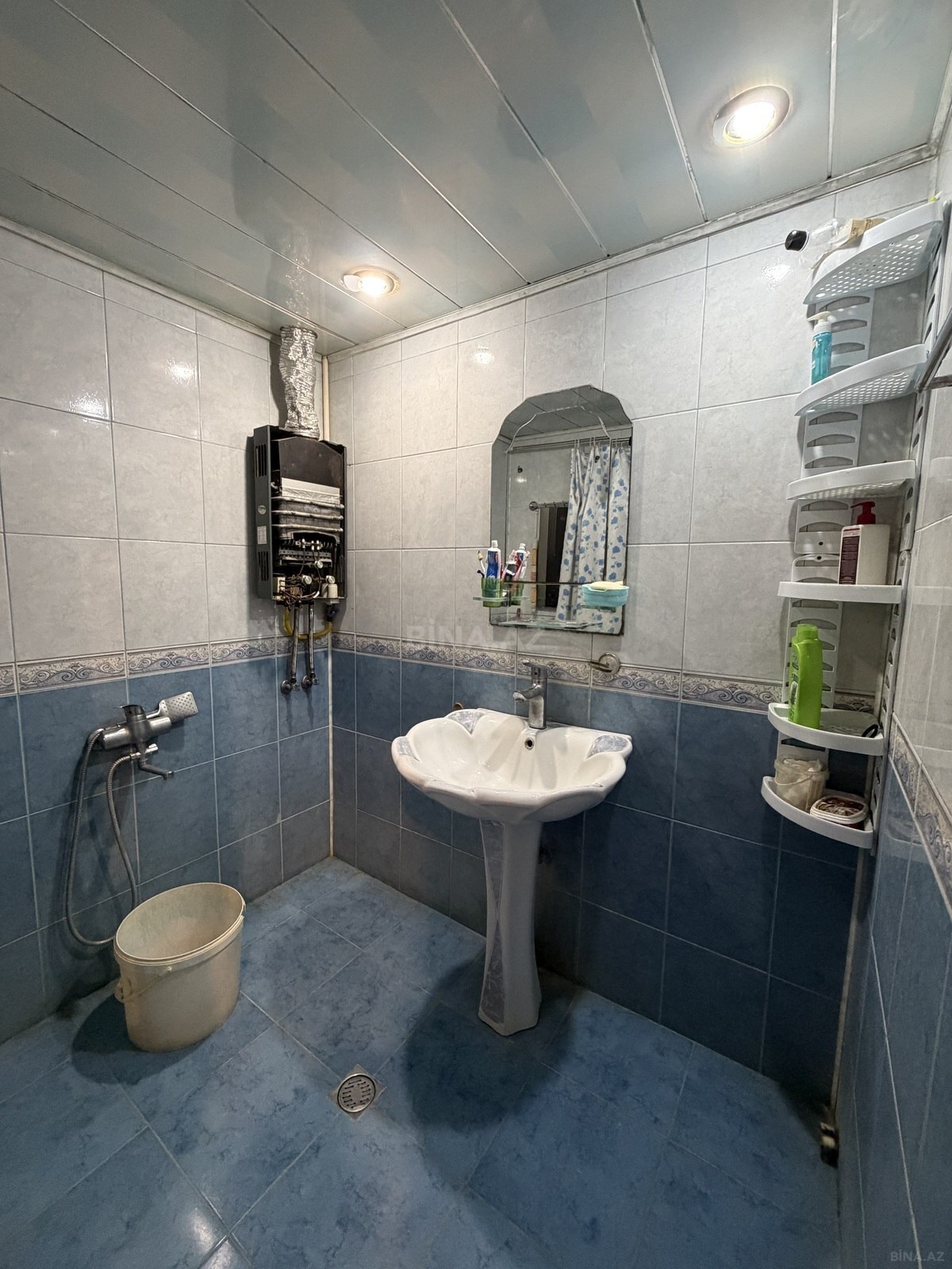3 otaqlı Köhnə tikili, Bakıxanov q., Bakı