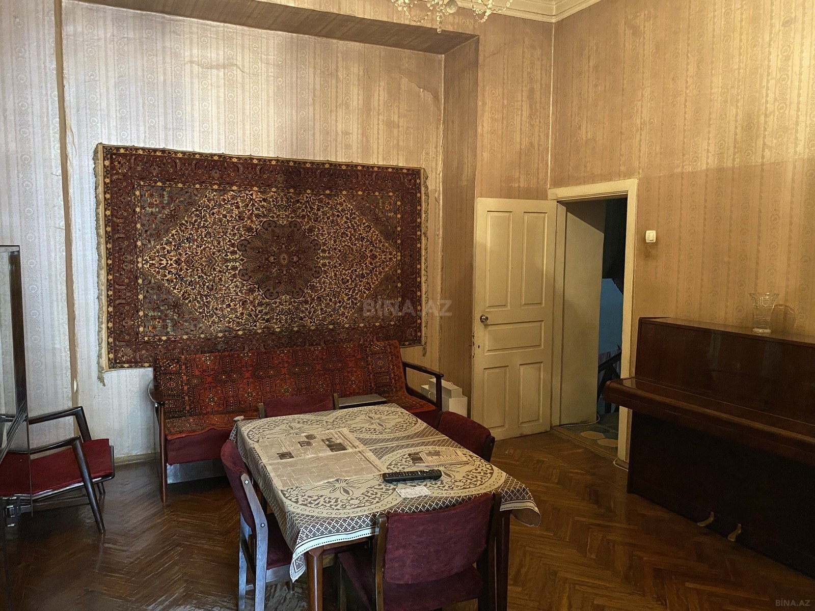 3 otaqlı Köhnə tikili, Nizami m., Bakı