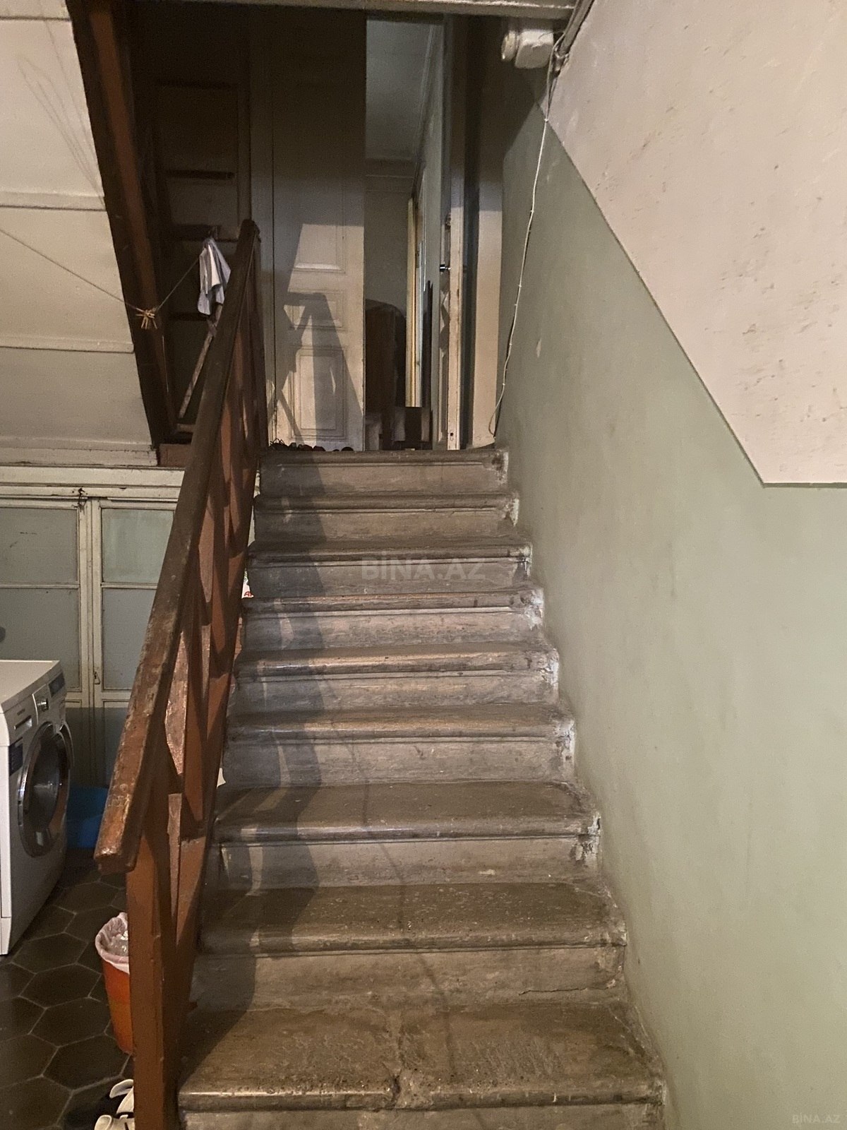 3 otaqlı Köhnə tikili, Nizami m., Bakı