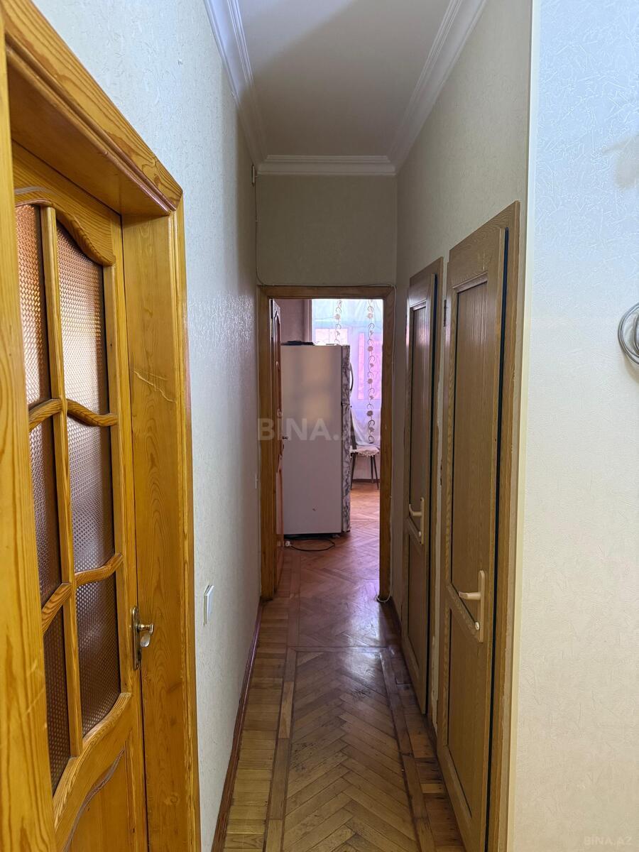 3 otaqlı Köhnə tikili, Xalqlar Dostluğu m., Bakı