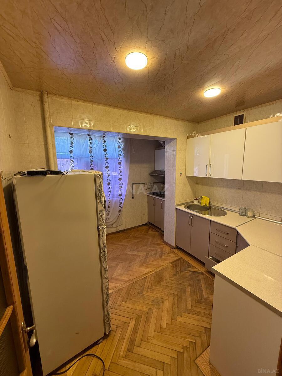 3 otaqlı Köhnə tikili, Xalqlar Dostluğu m., Bakı