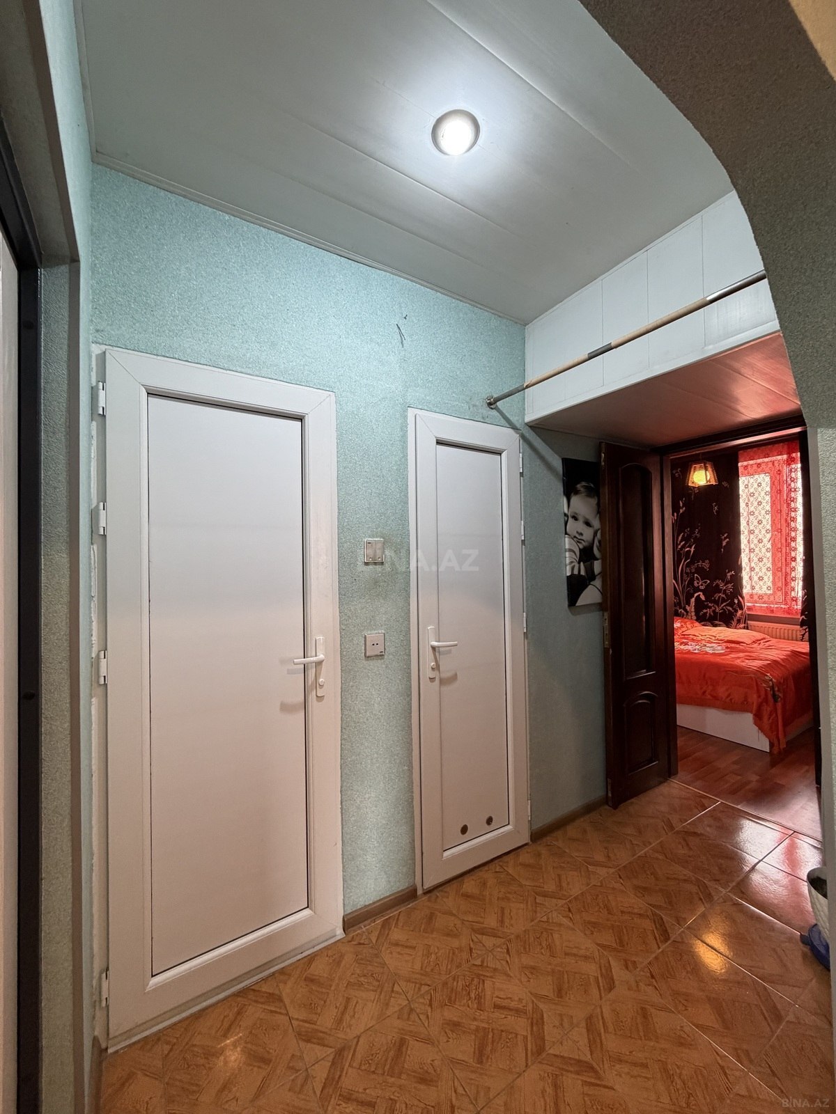3 otaqlı Köhnə tikili, Qaraçuxur q., Bakı