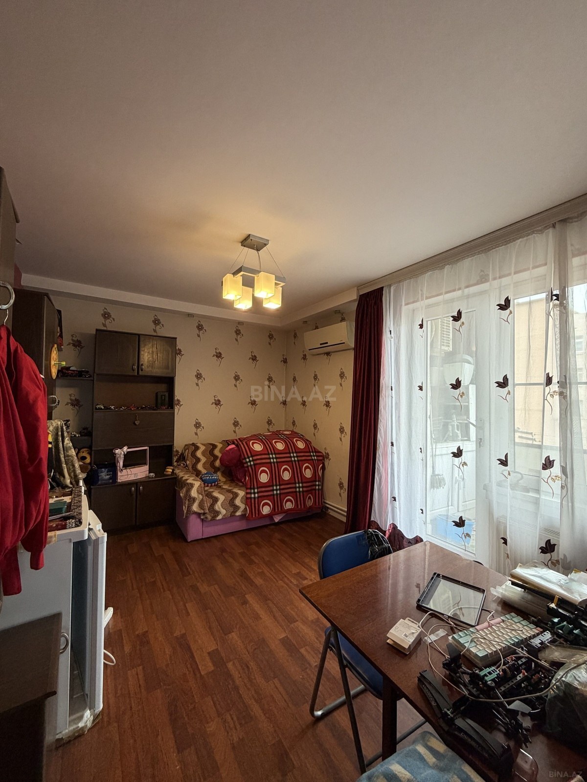 3 otaqlı Köhnə tikili, Qaraçuxur q., Bakı