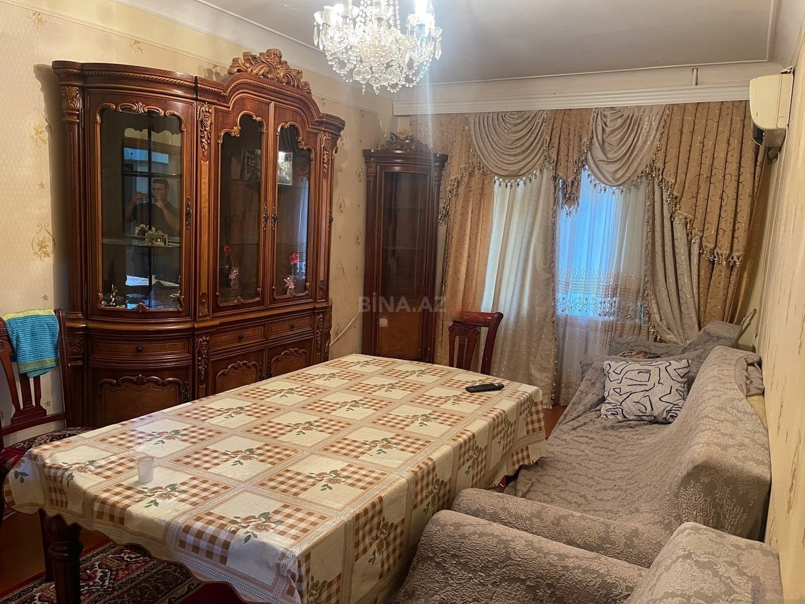 3 otaqlı Köhnə tikili, Bakıxanov q., Bakı