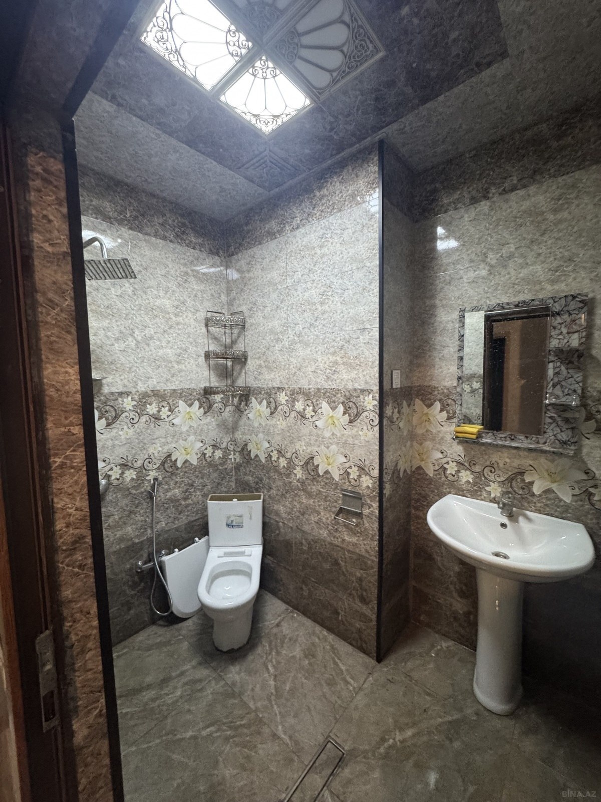 3 otaqlı Yeni tikili, Xırdalan