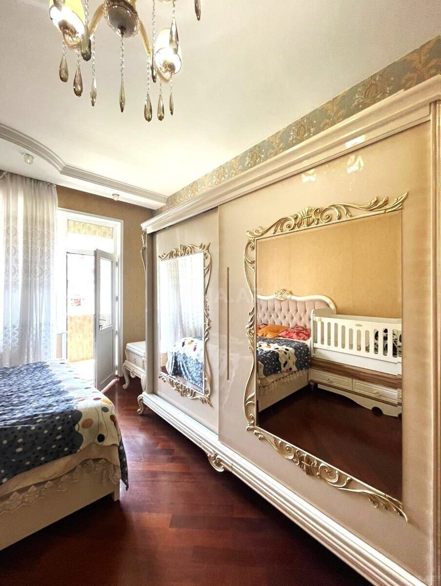 3 otaqlı Yeni tikili, Neftçilər m., Bakı