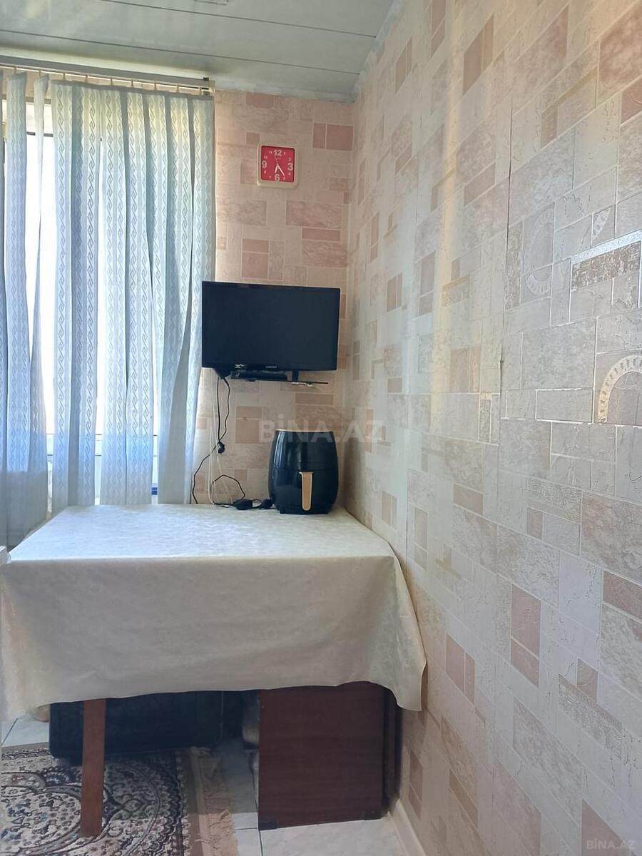3 otaqlı Köhnə tikili, Qara Qarayev m., Bakı