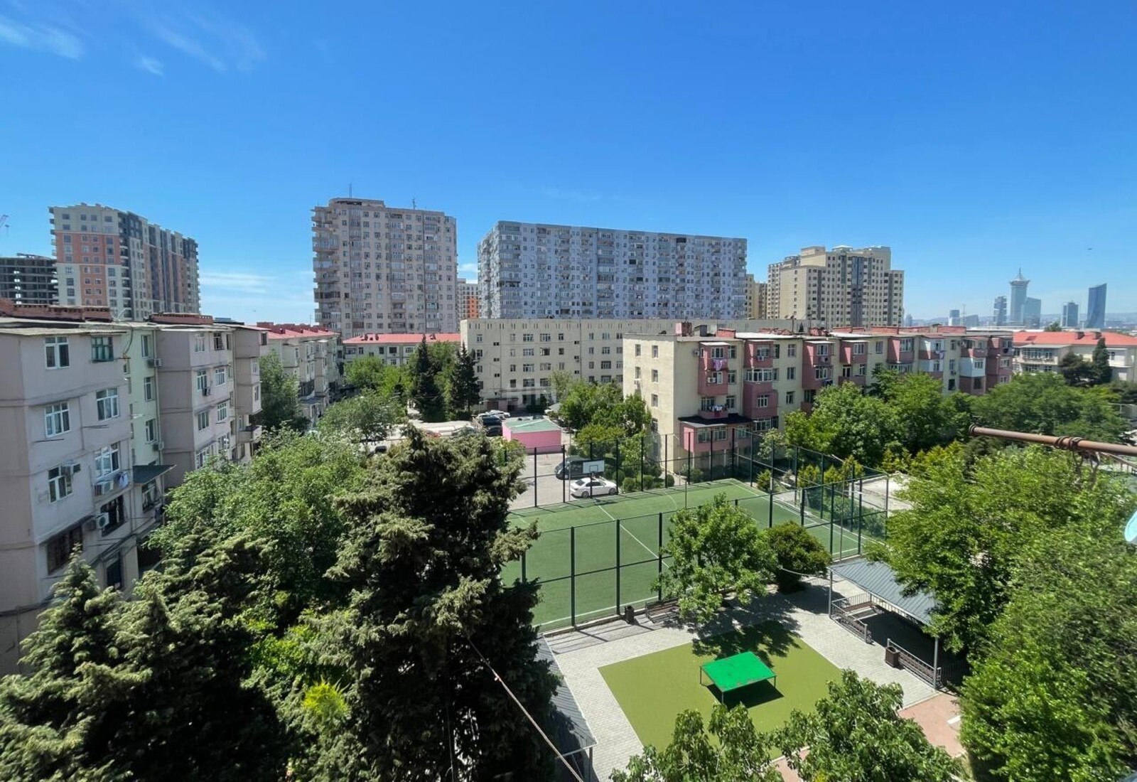 3 otaqlı Köhnə tikili, Qara Qarayev m., Bakı