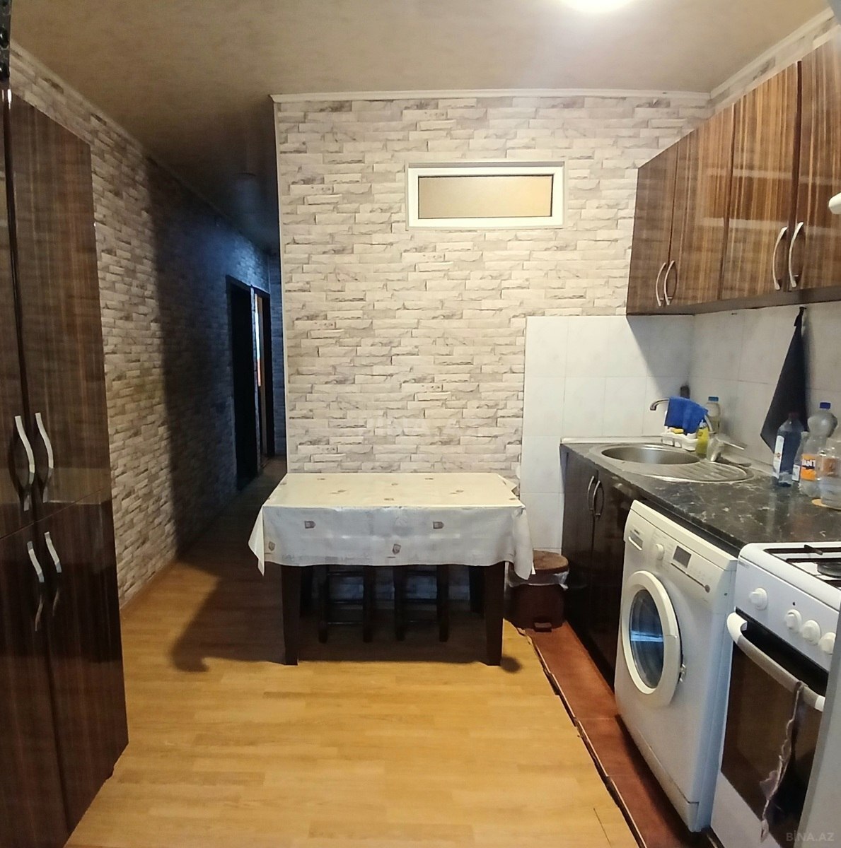 3 otaqlı Köhnə tikili, Xalqlar Dostluğu m., Bakı