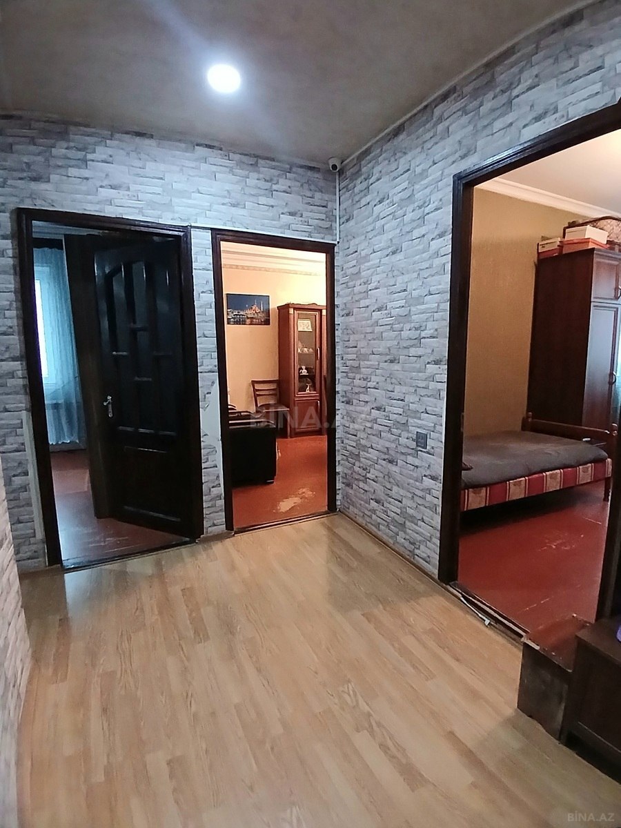 3 otaqlı Köhnə tikili, Xalqlar Dostluğu m., Bakı