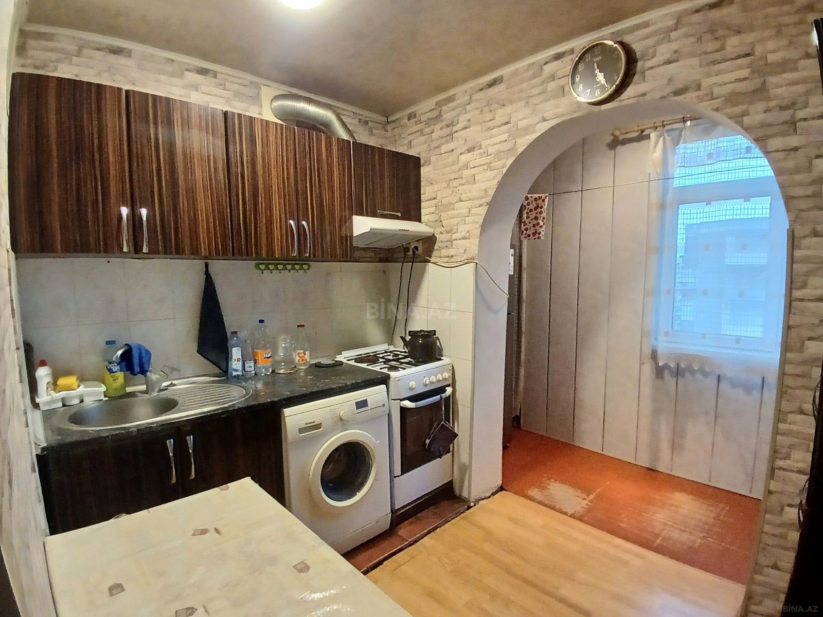 3 otaqlı Köhnə tikili, Xalqlar Dostluğu m., Bakı