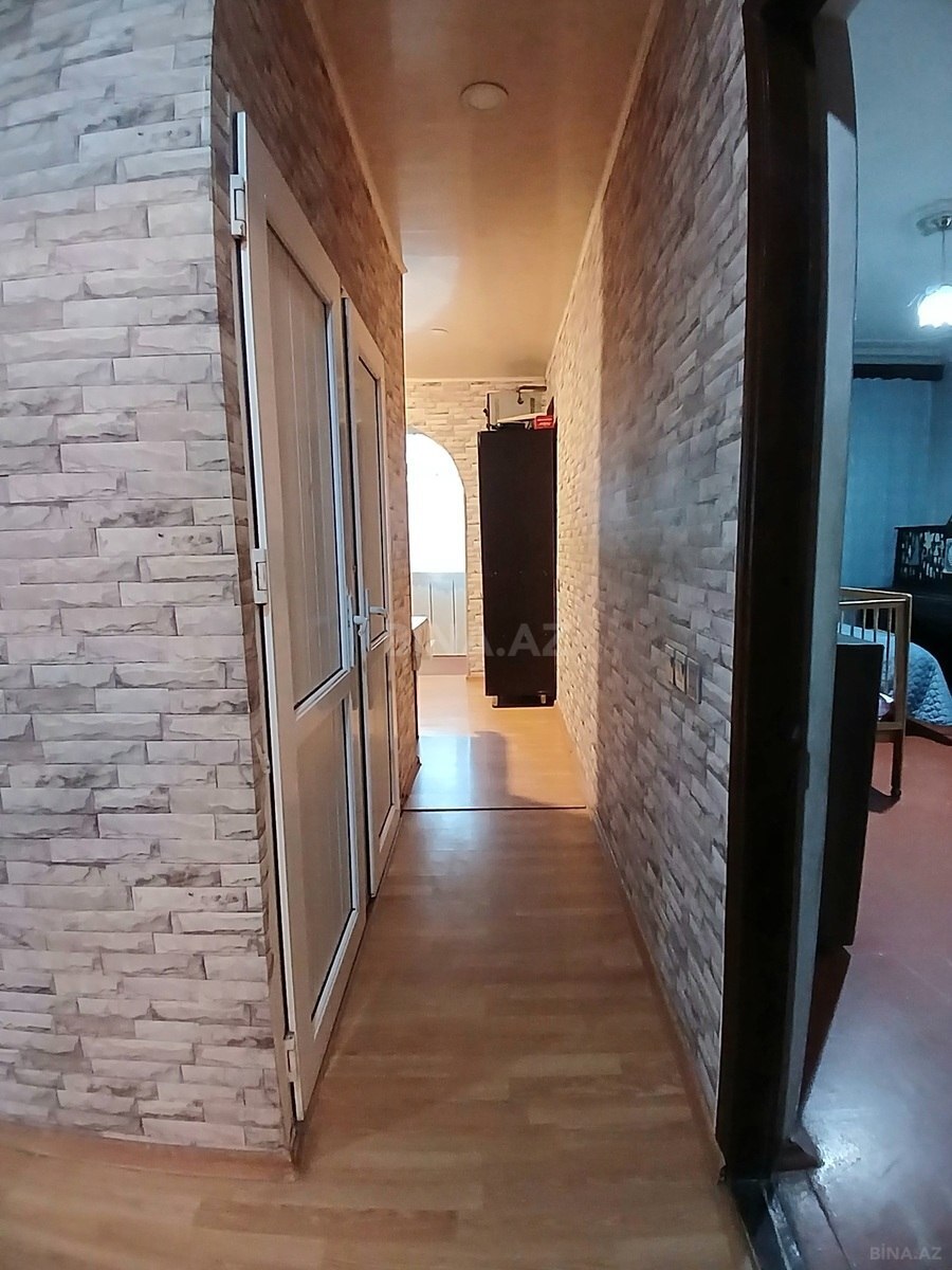 3 otaqlı Köhnə tikili, Xalqlar Dostluğu m., Bakı