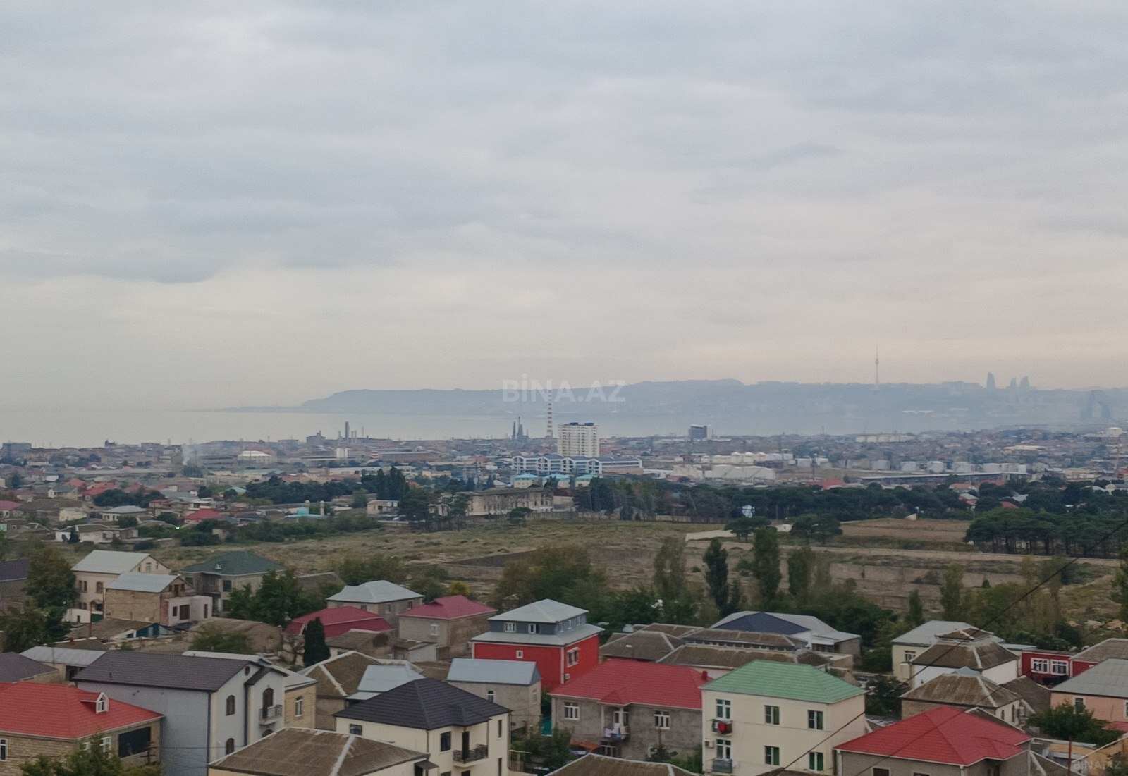 3 otaqlı Köhnə tikili, Xalqlar Dostluğu m., Bakı