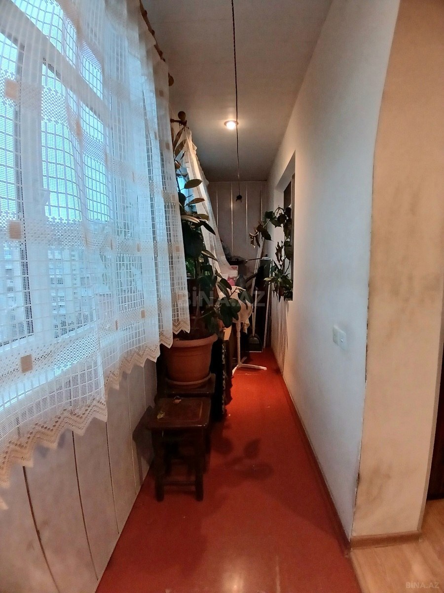3 otaqlı Köhnə tikili, Xalqlar Dostluğu m., Bakı