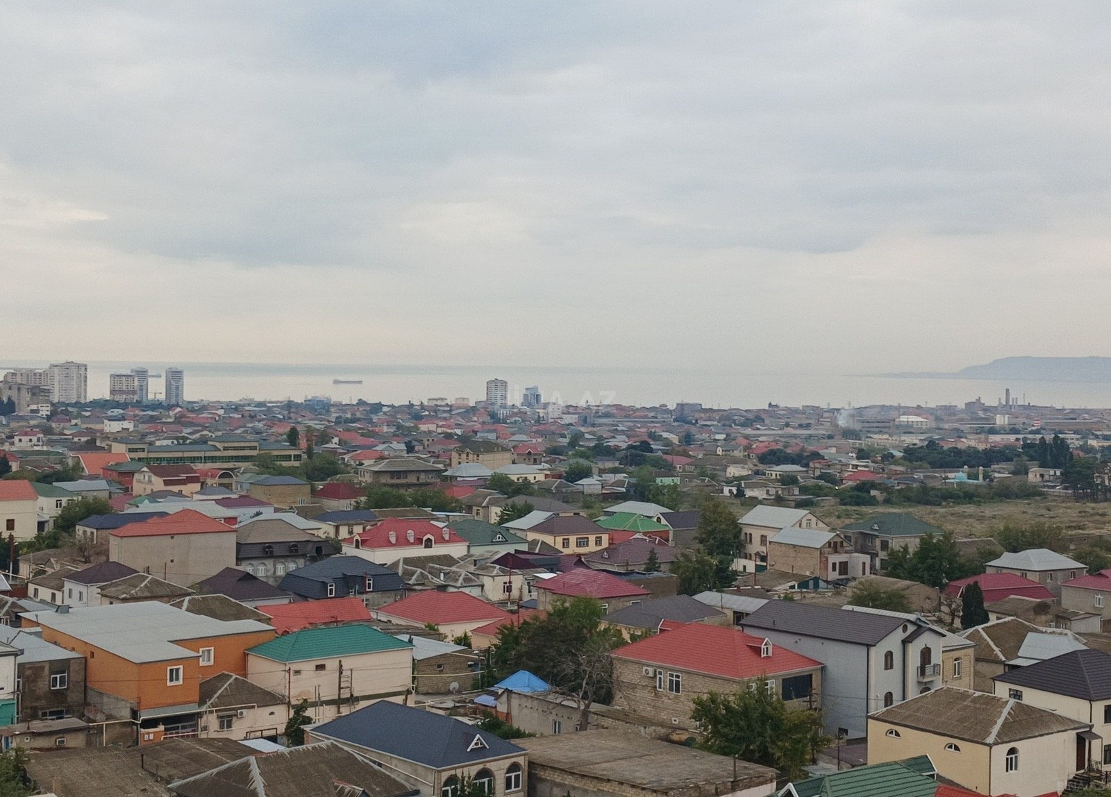3 otaqlı Köhnə tikili, Xalqlar Dostluğu m., Bakı