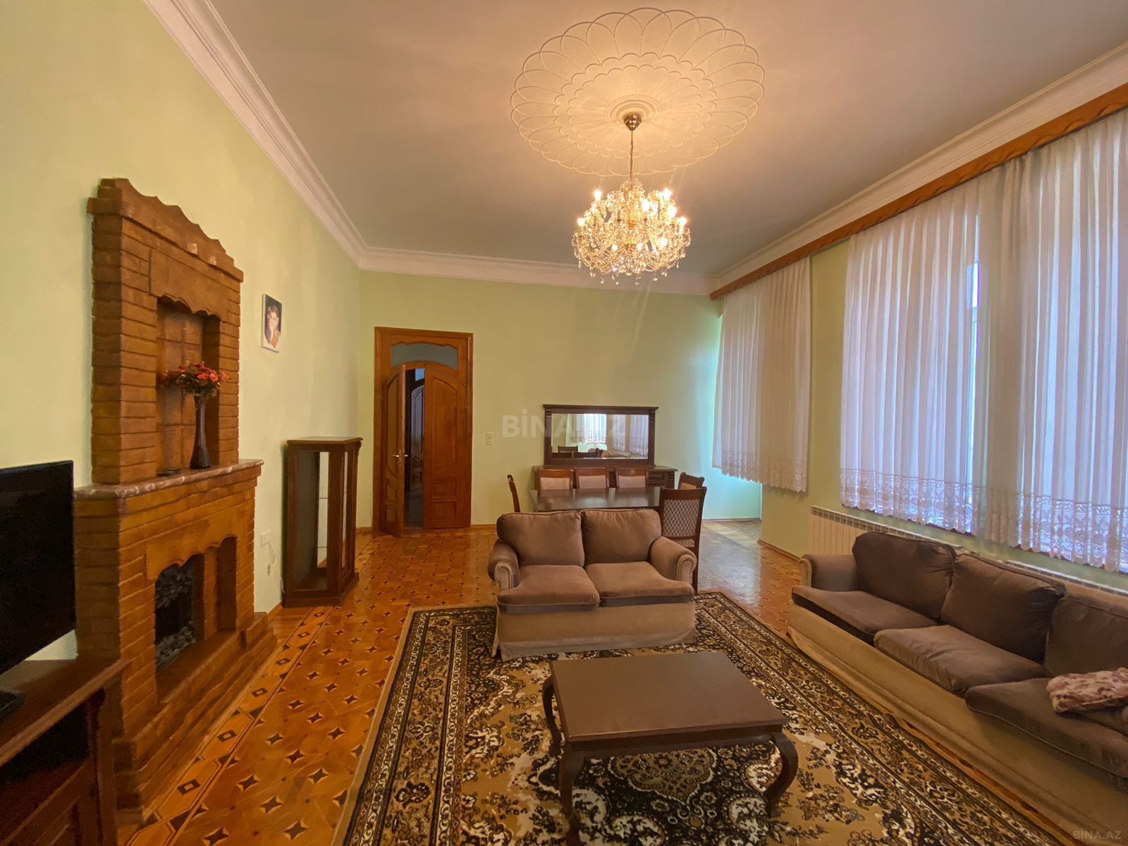 4 otaqlı Köhnə tikili, Nizami m., Bakı