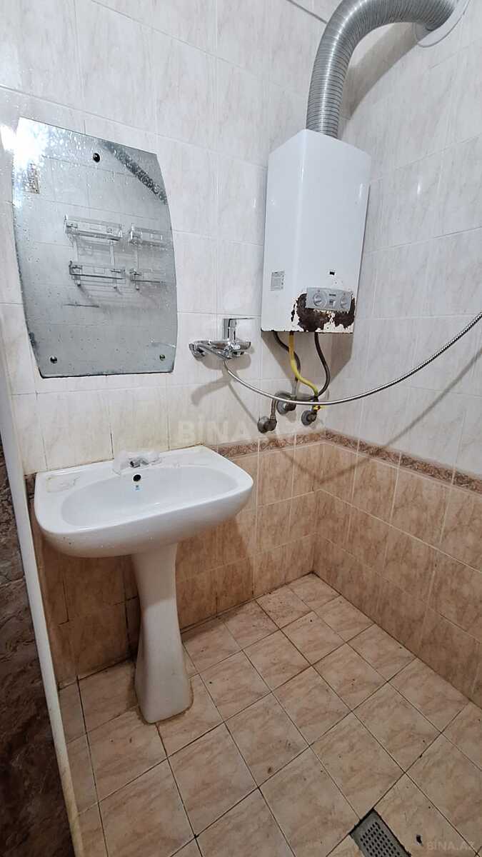 3 otaqlı Köhnə tikili, Elmlər Akademiyası m., Bakı