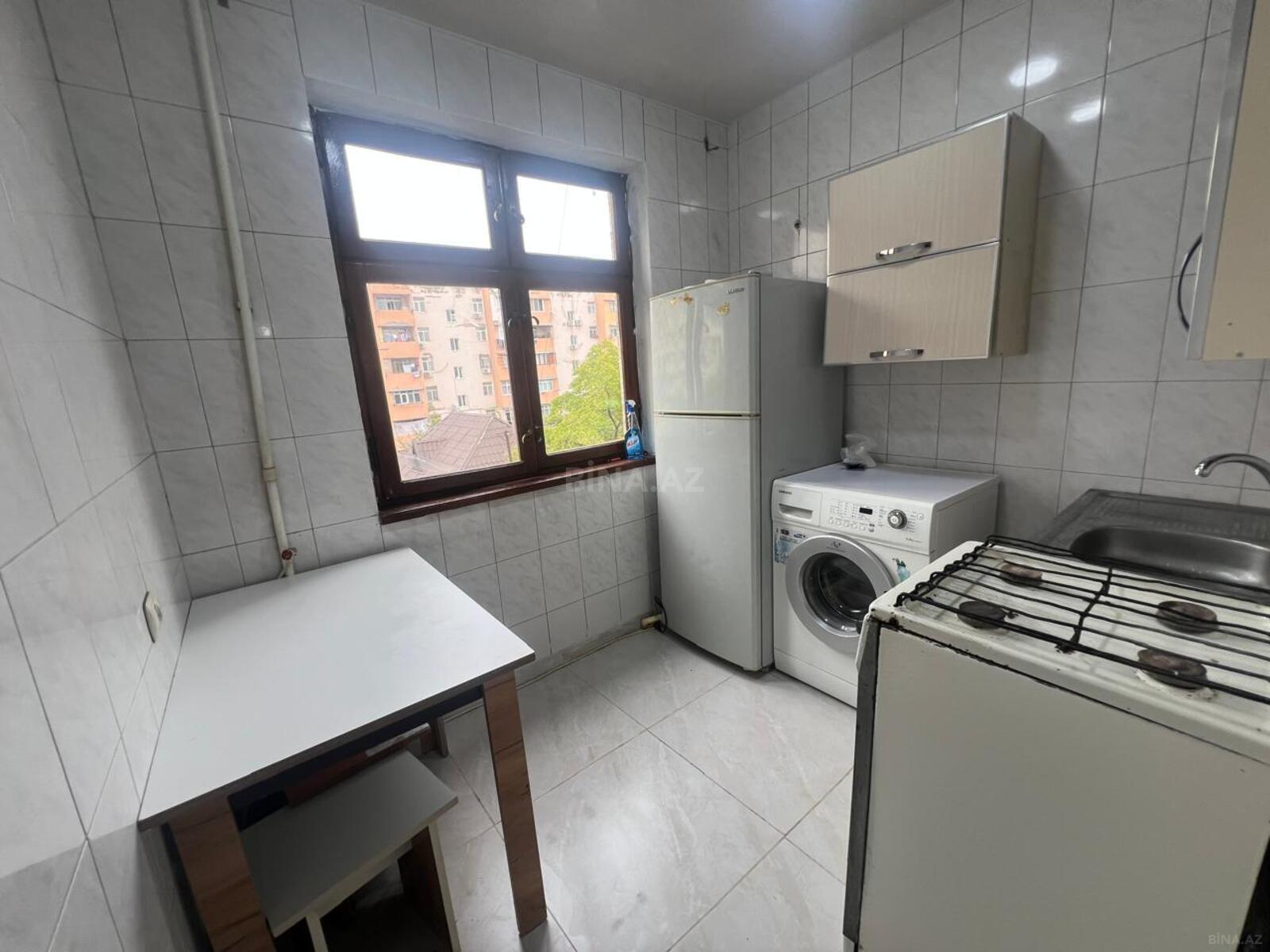 2 otaqlı Köhnə tikili, Neftçilər m., Bakı