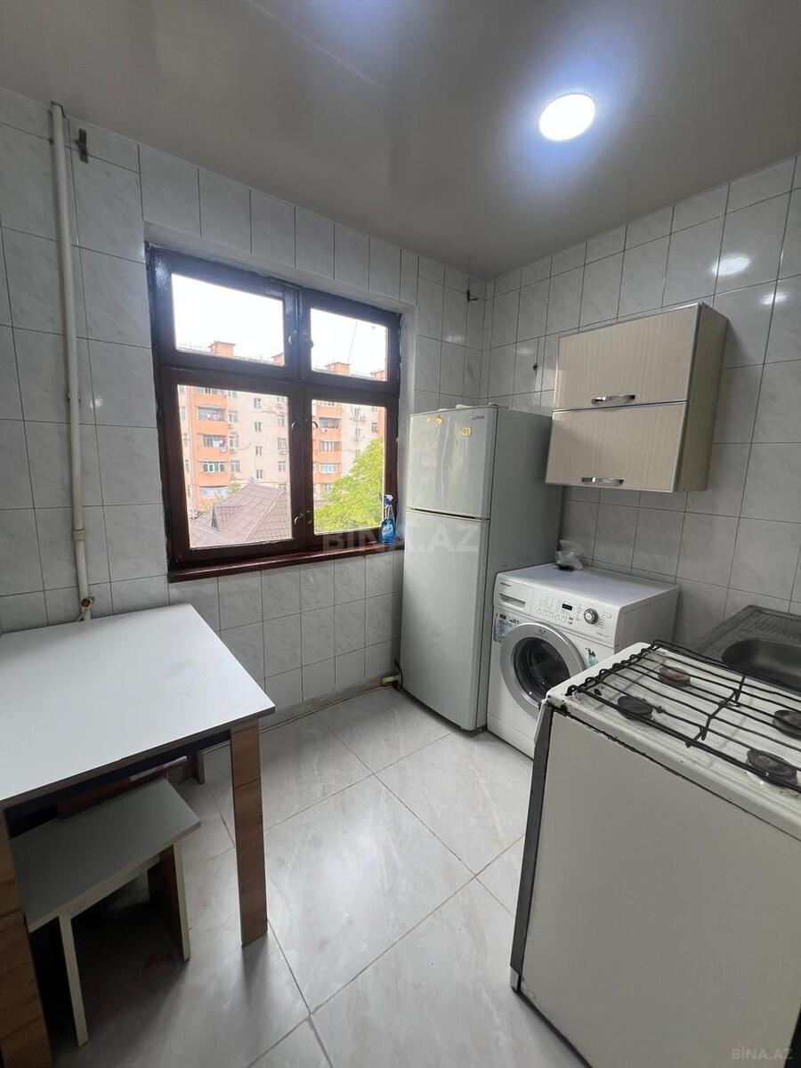 2 otaqlı Köhnə tikili, Neftçilər m., Bakı