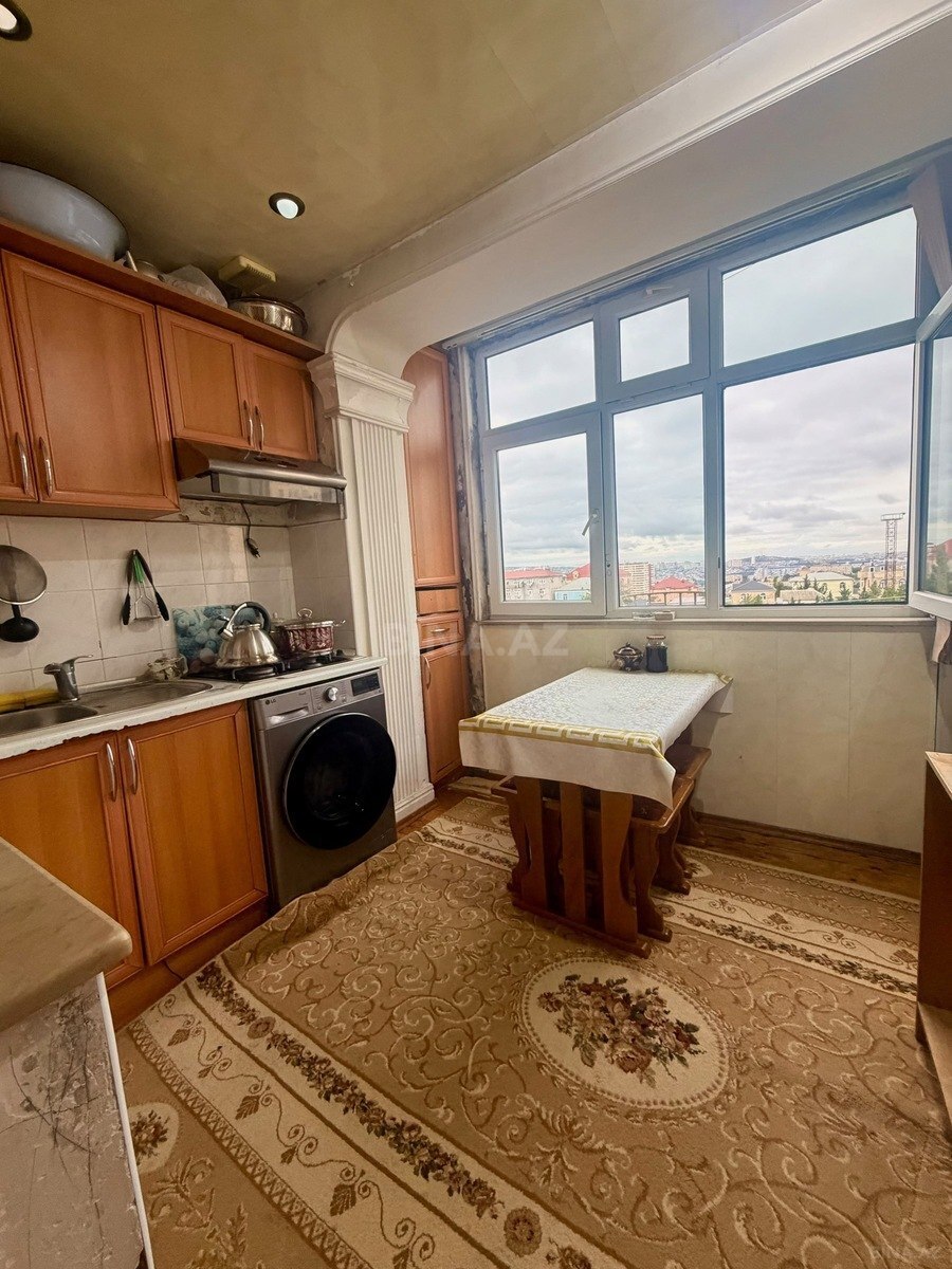 3 otaqlı Köhnə tikili, Memar Əcəmi m., Bakı