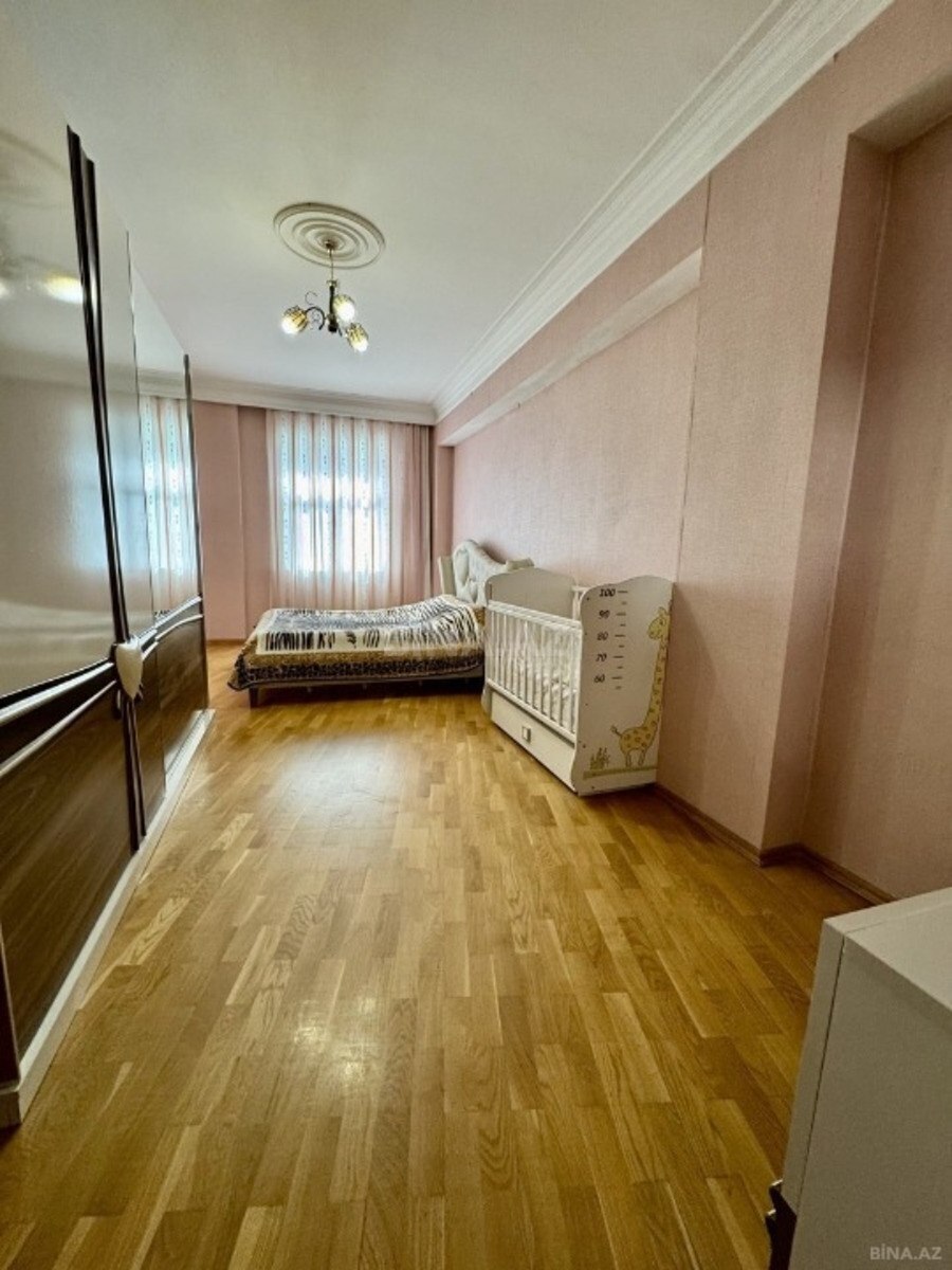 4 otaqlı Yeni tikili, Azadlıq Prospekti m., Bakı