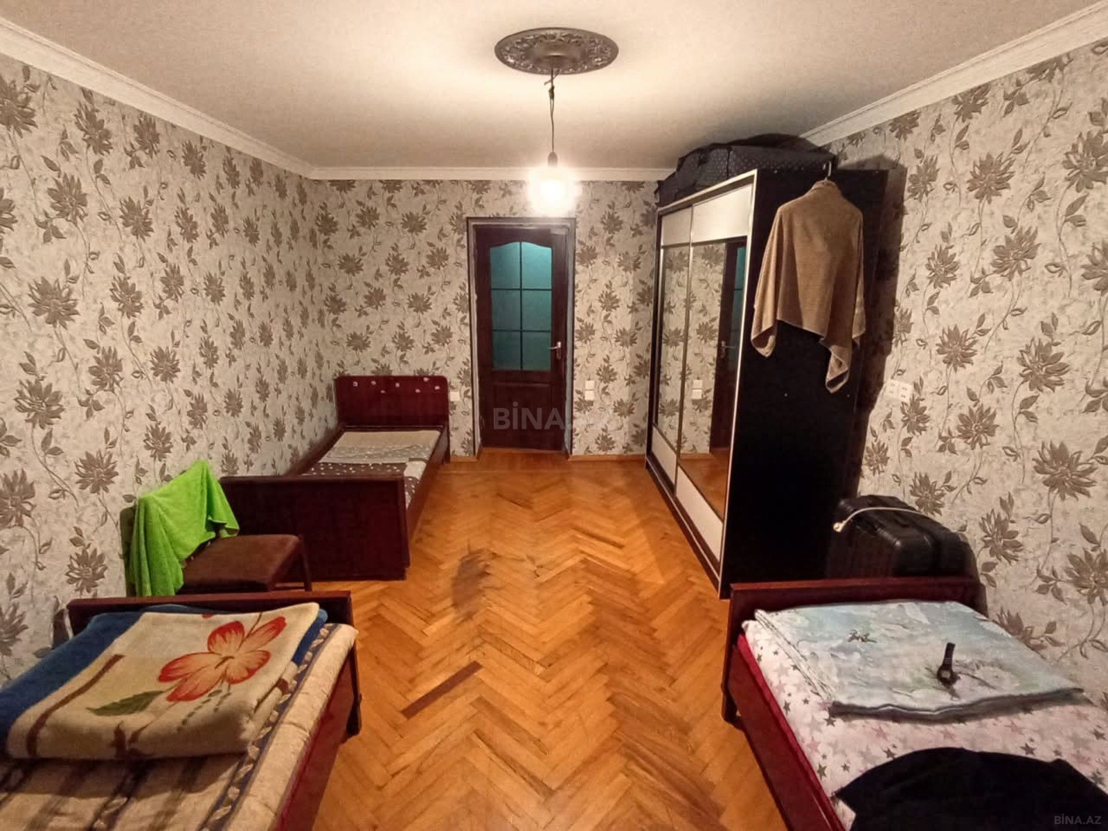 3 otaqlı Köhnə tikili, Elmlər Akademiyası m., Bakı