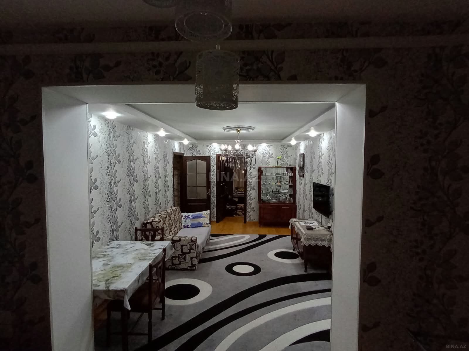 3 otaqlı Köhnə tikili, Elmlər Akademiyası m., Bakı