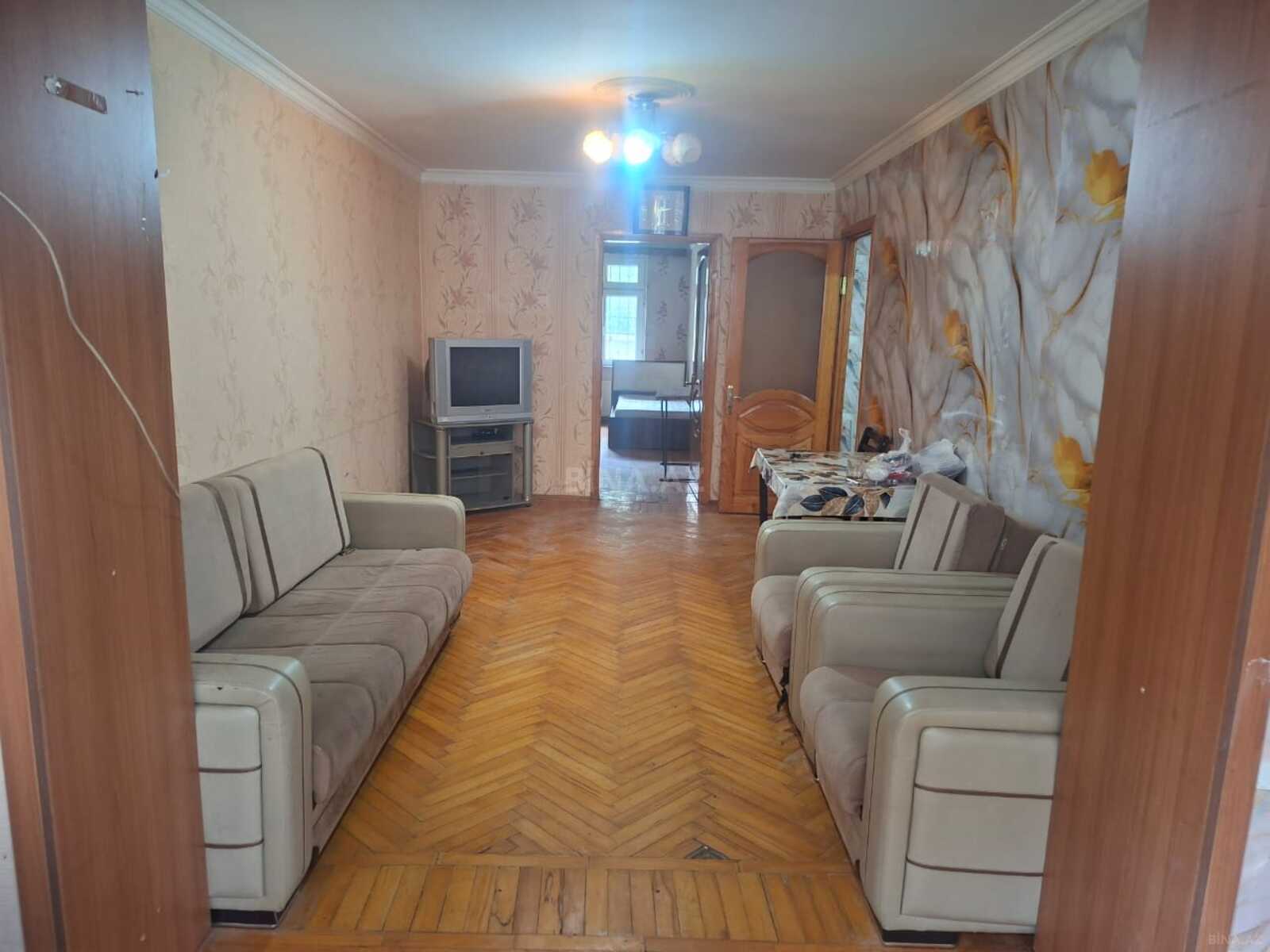 3 otaqlı Köhnə tikili, 28 May m., Bakı