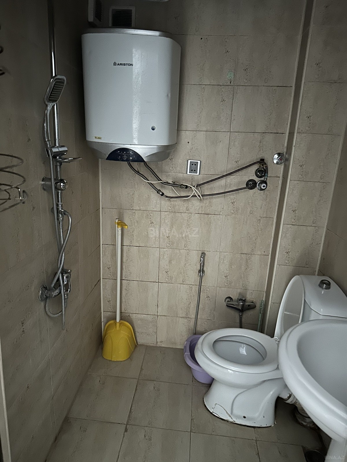 2 otaqlı Köhnə tikili, Elmlər Akademiyası m., Bakı