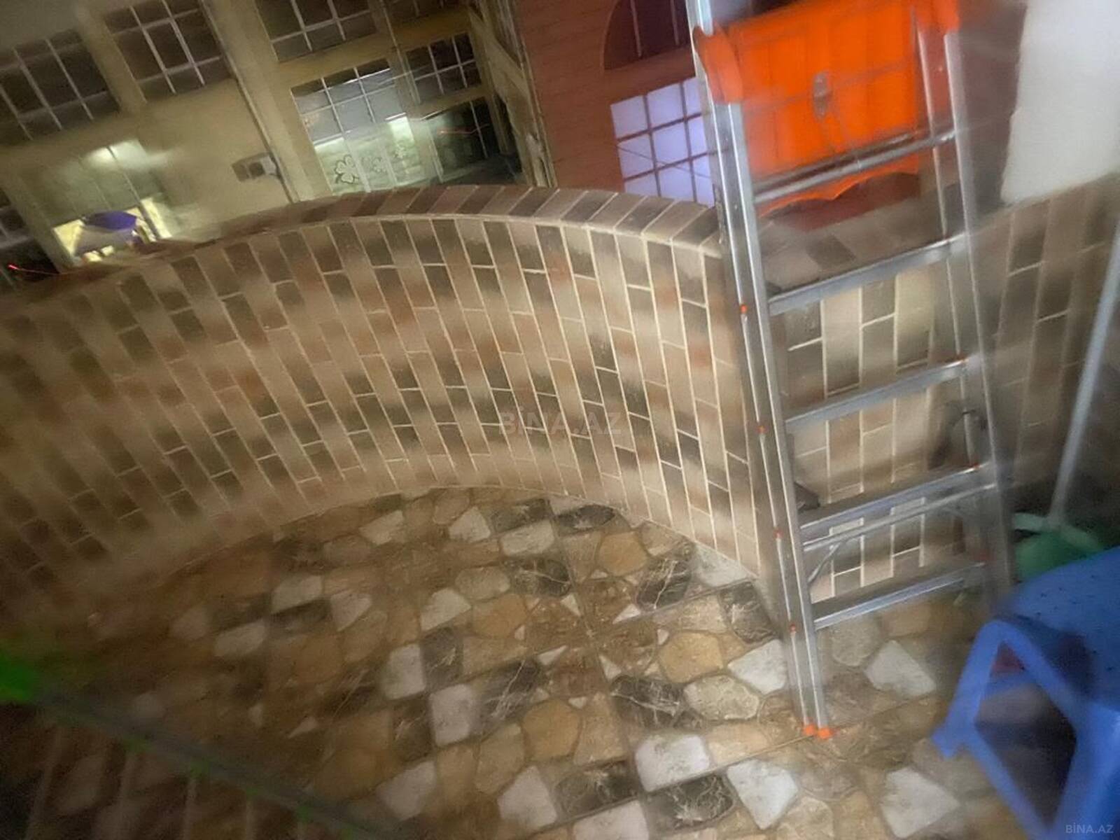 3 otaqlı Köhnə tikili, Səbail r., Bakı