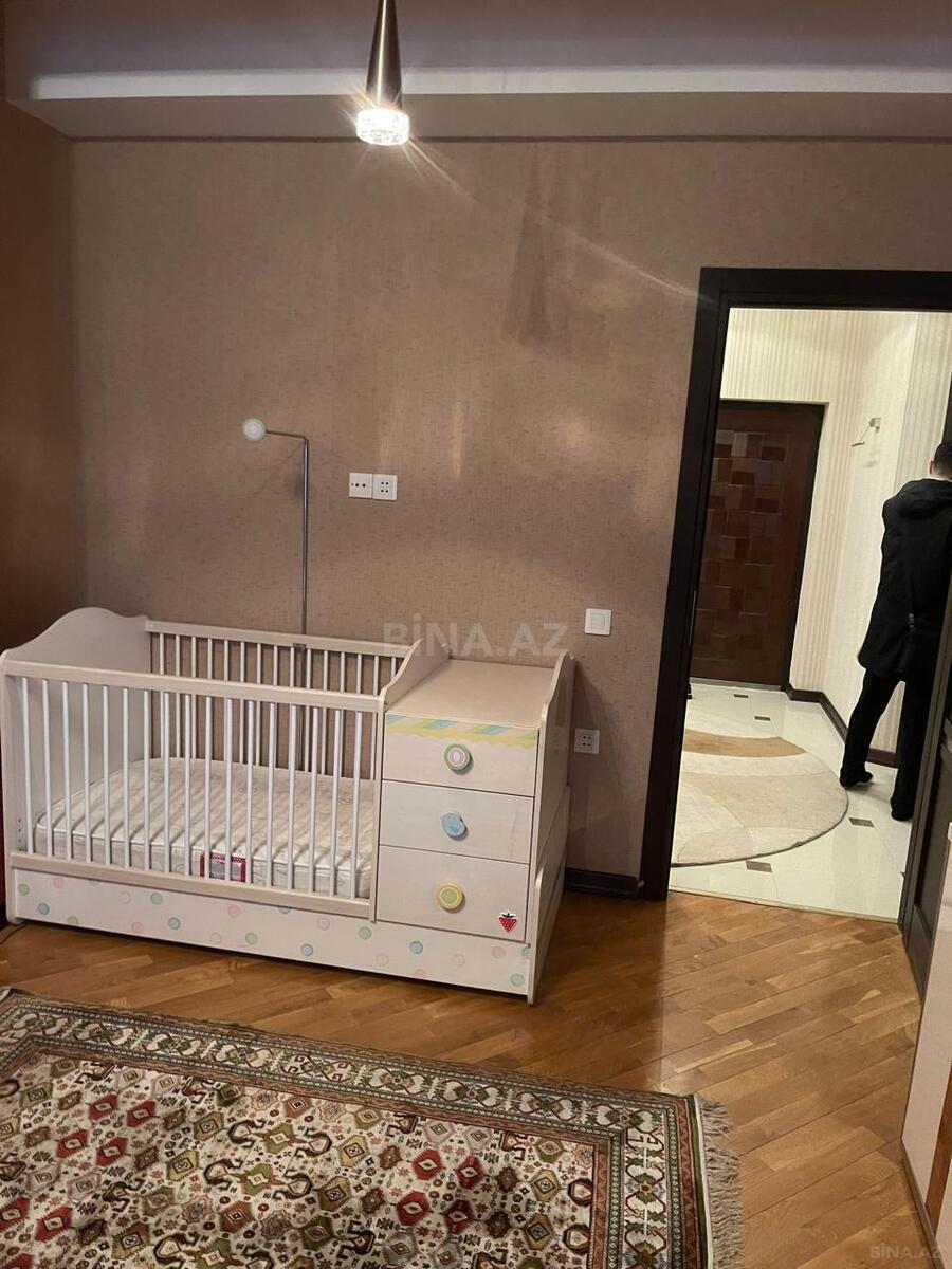 3 otaqlı Yeni tikili, Şah İsmayıl Xətai m., Bakı