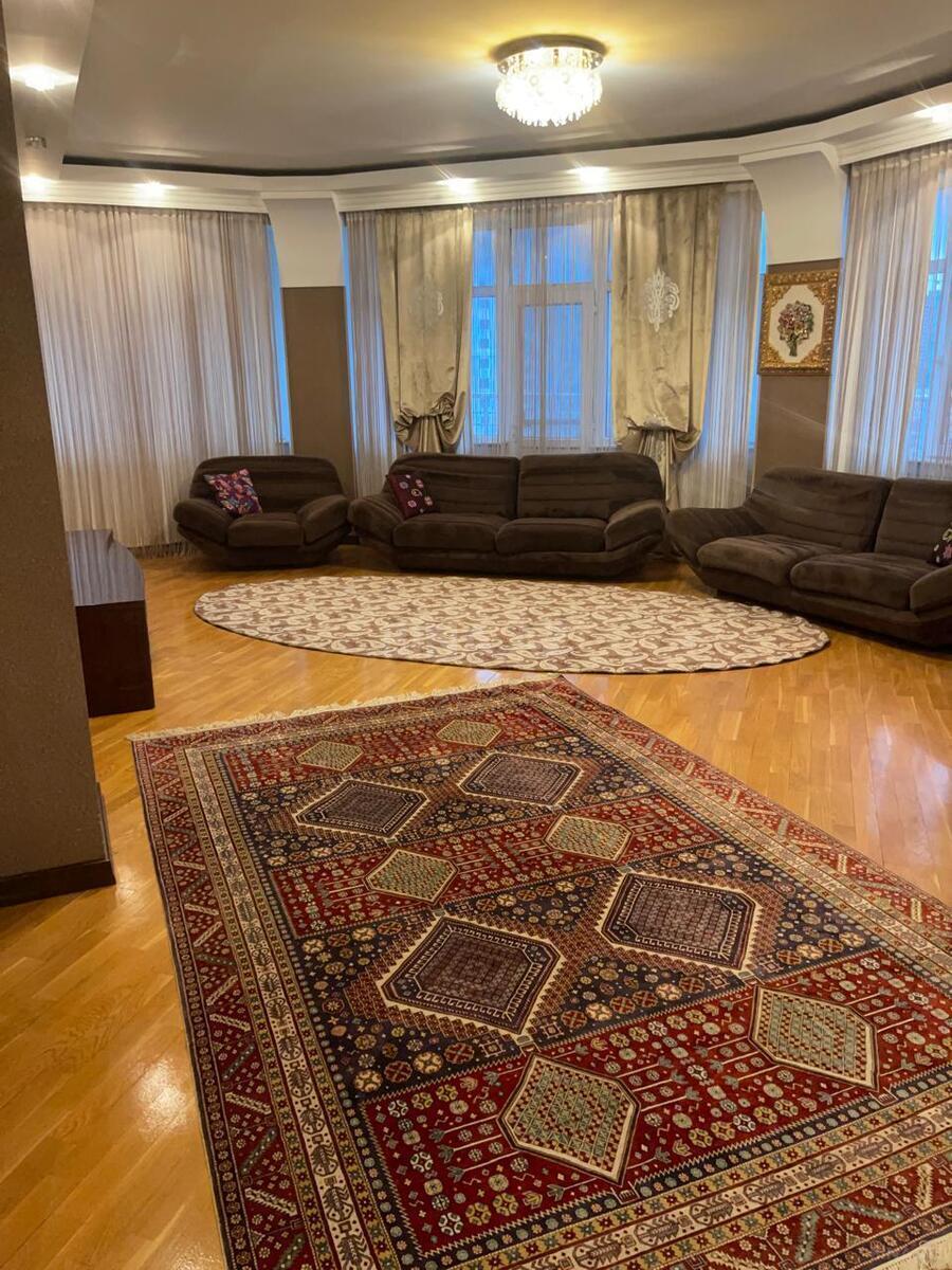 3 otaqlı Yeni tikili, Şah İsmayıl Xətai m., Bakı
