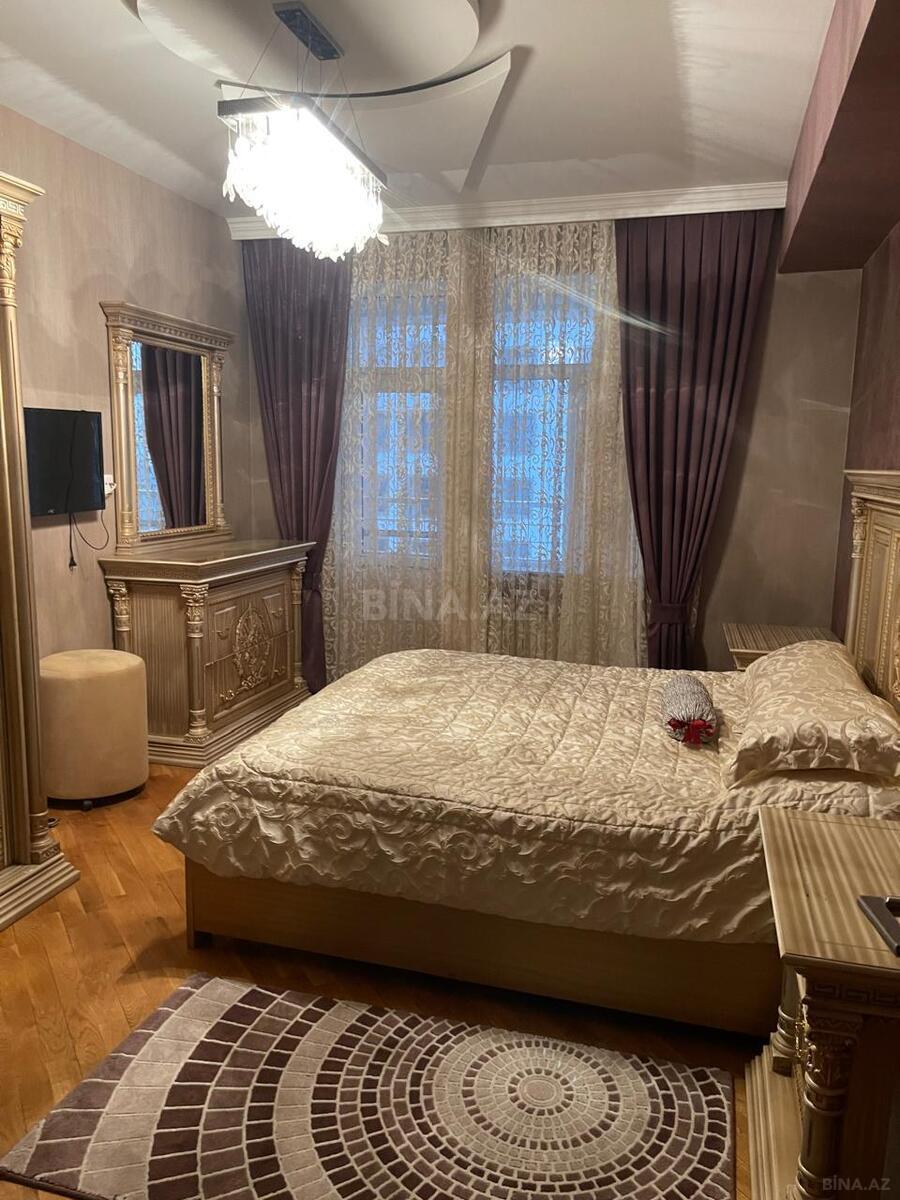 3 otaqlı Yeni tikili, Şah İsmayıl Xətai m., Bakı