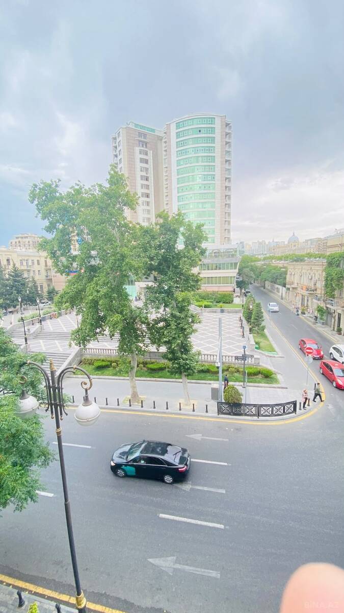 3 otaqlı Köhnə tikili, Sahil m., Bakı