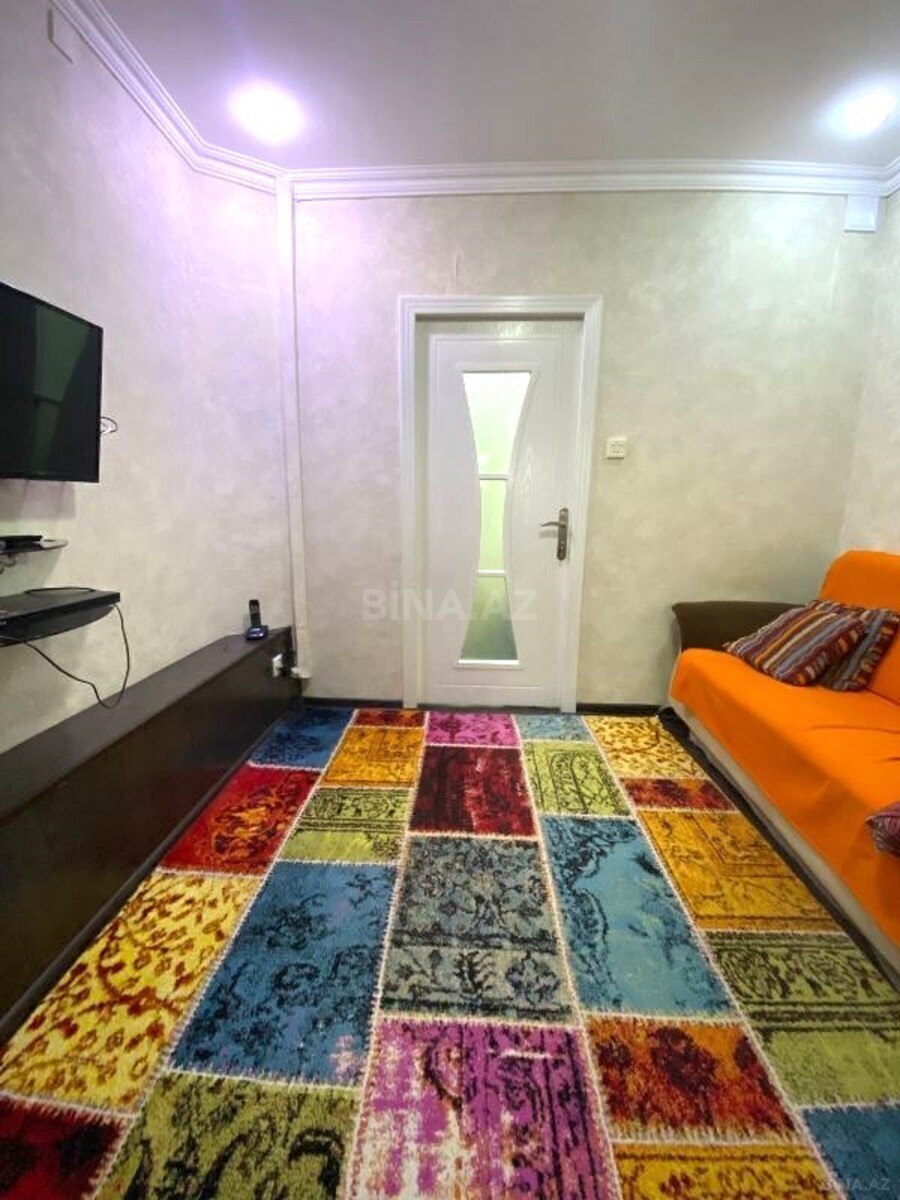 5 otaqlı Köhnə tikili, Əhmədli m., Bakı