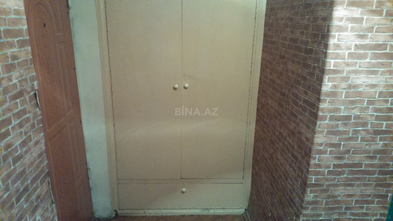 1 otaqlı Köhnə tikili, Şah İsmayıl Xətai m., Bakı