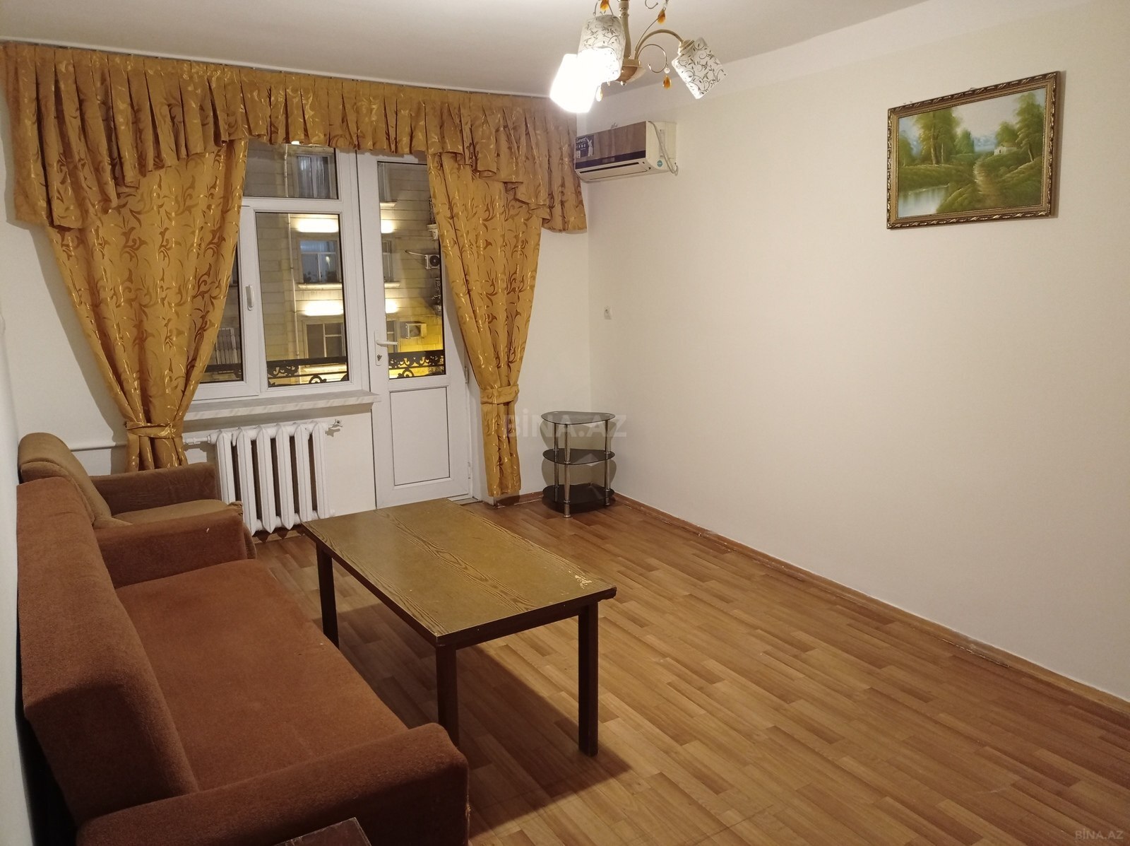 1 otaqlı Köhnə tikili, Şah İsmayıl Xətai m., Bakı