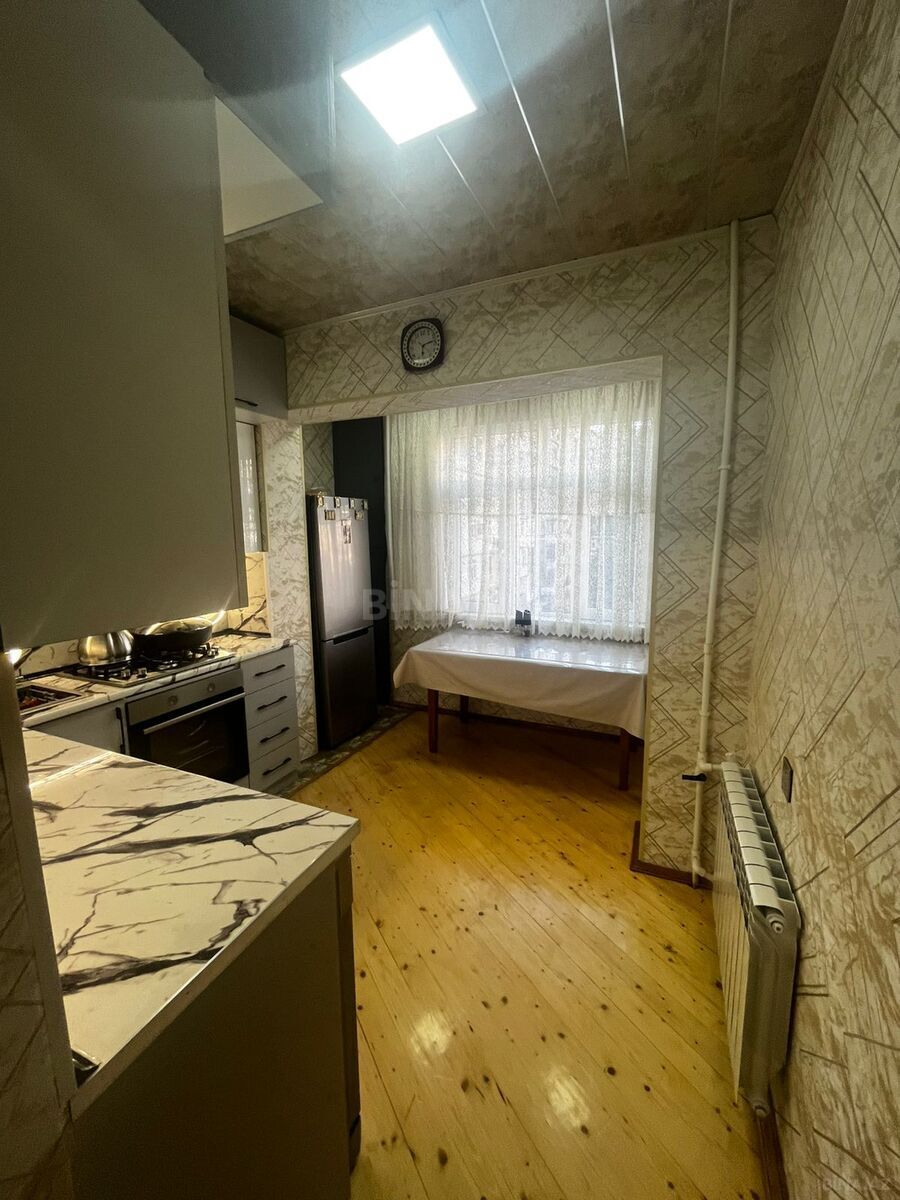 4 otaqlı Köhnə tikili, İnşaatçılar m., Bakı