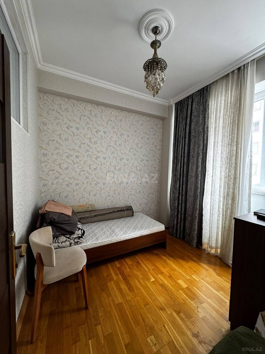 3 otaqlı Yeni tikili, Xırdalan