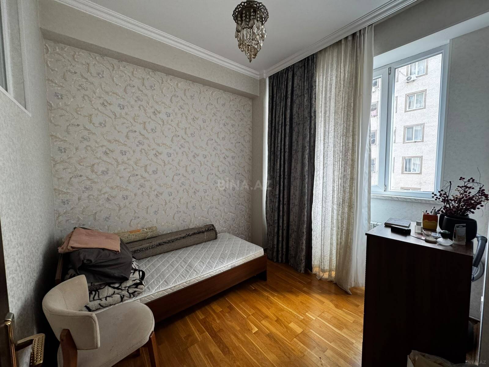3 otaqlı Yeni tikili, Xırdalan
