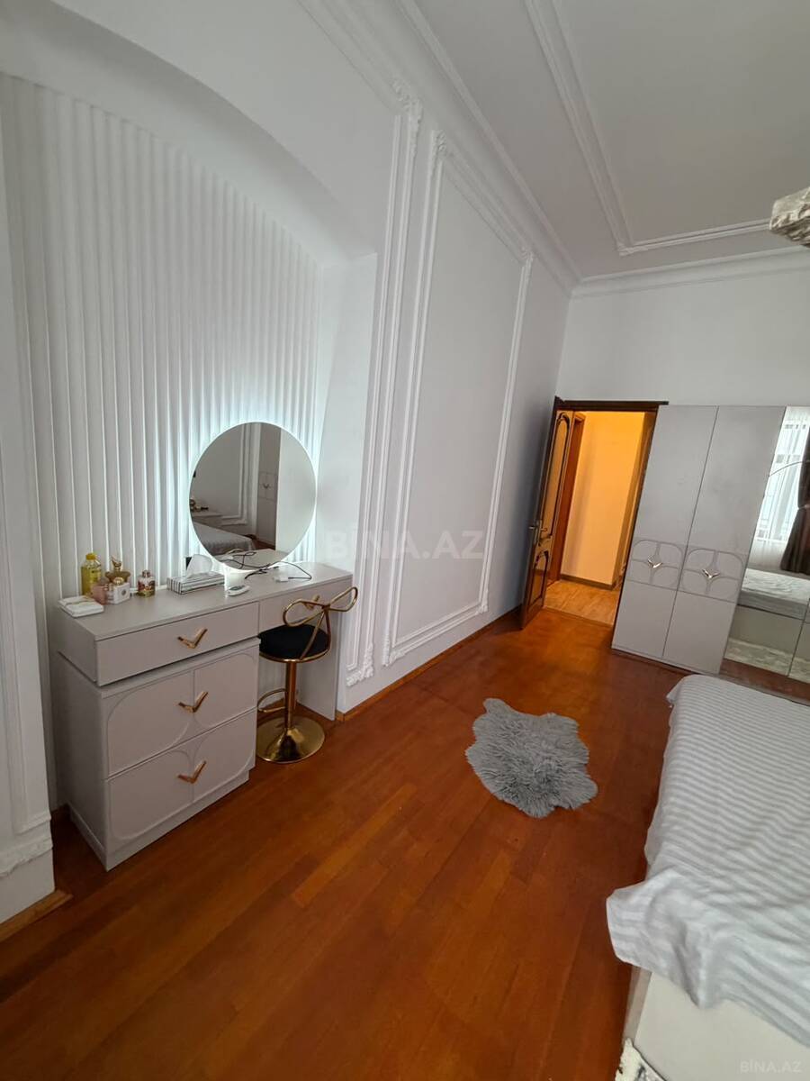 3 otaqlı Köhnə tikili, Səbail r., Bakı