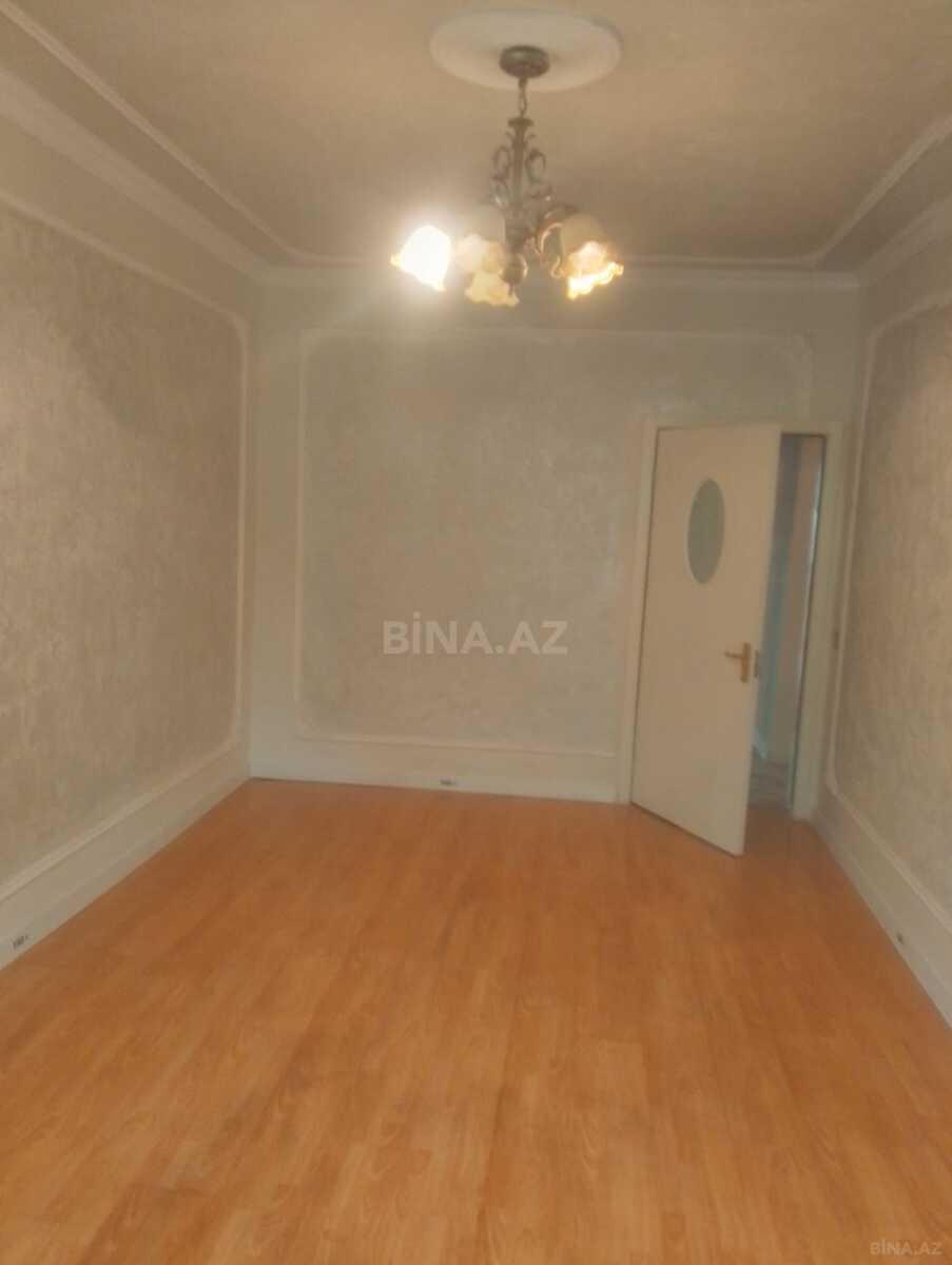 3 otaqlı Köhnə tikili, Əhmədli m., Bakı
