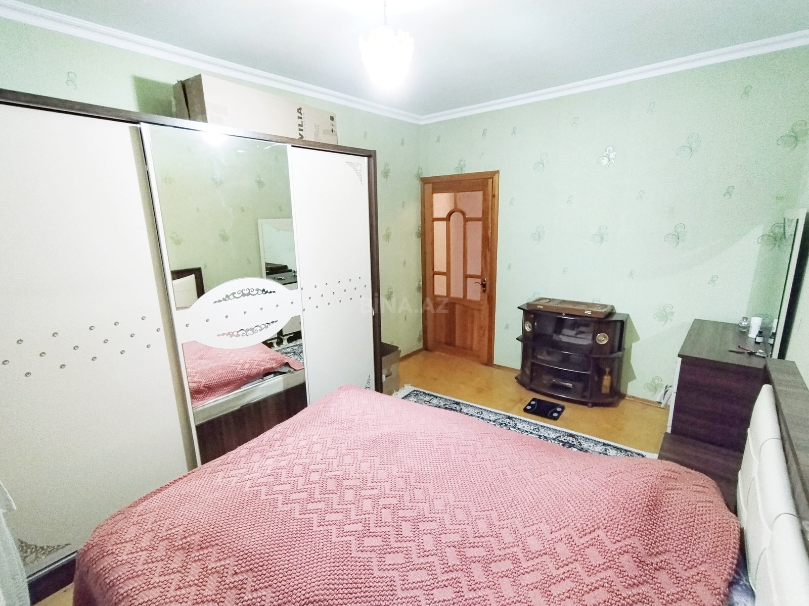 3 otaqlı Köhnə tikili, Həzi Aslanov m., Bakı