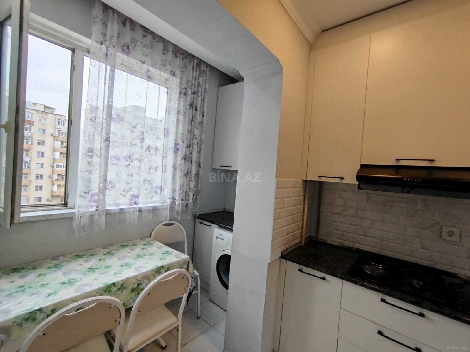 2 otaqlı Köhnə tikili, İnşaatçılar m., Bakı