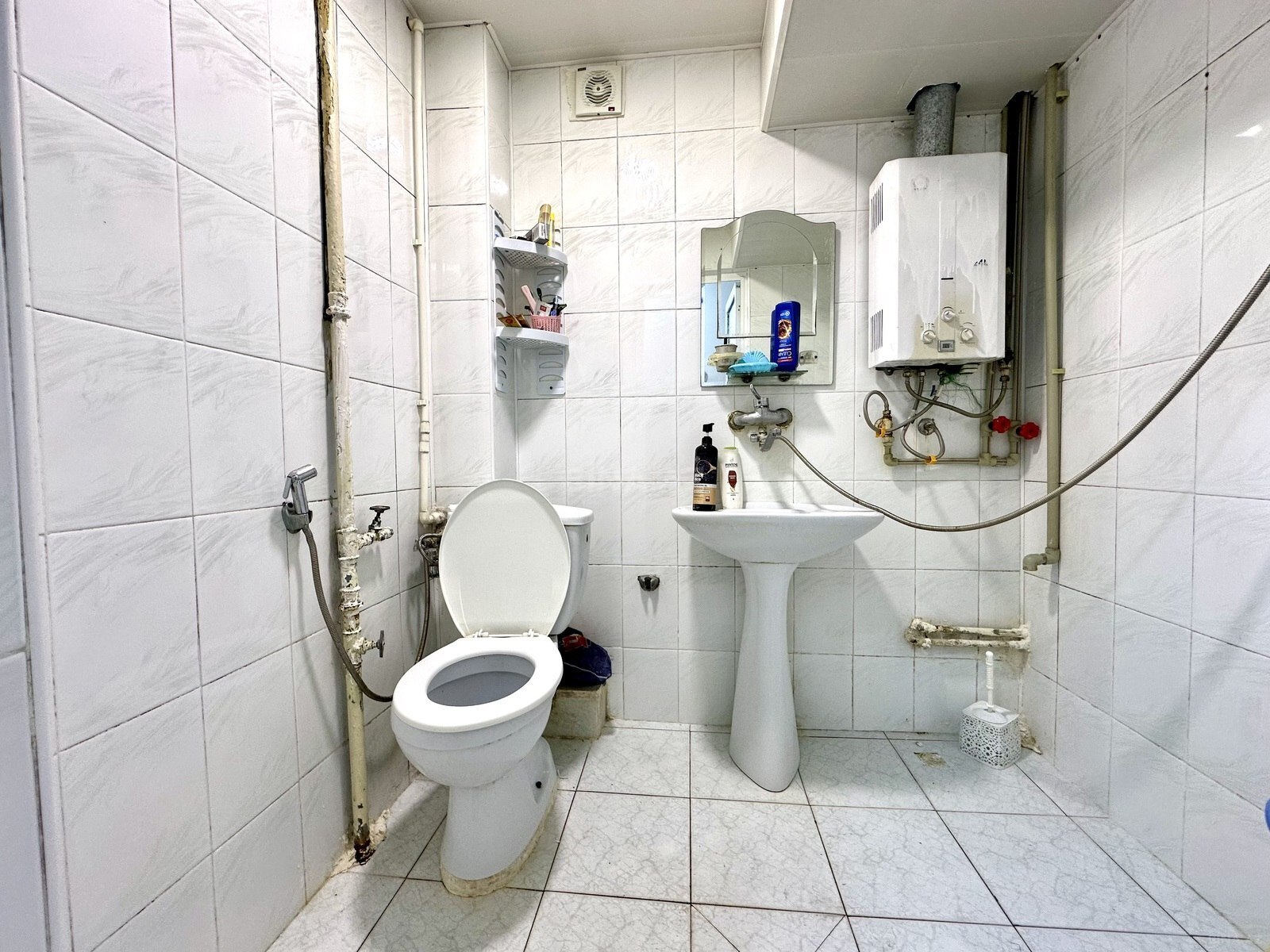 2 otaqlı Köhnə tikili, Neftçilər m., Bakı